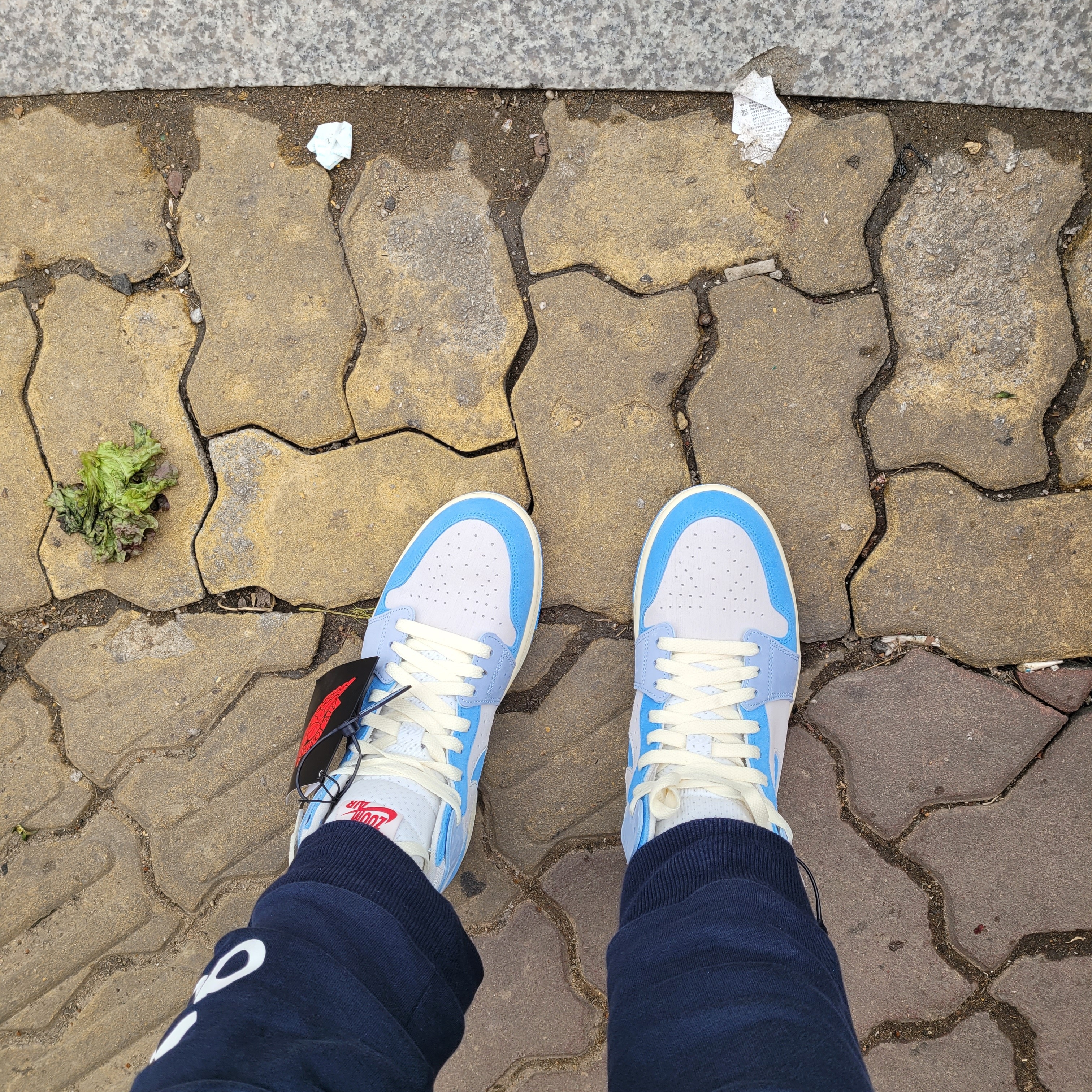 (W) Jordan 1 Zoom Air CMFT 2 Phantom University Blue 착용 스타일 - 2