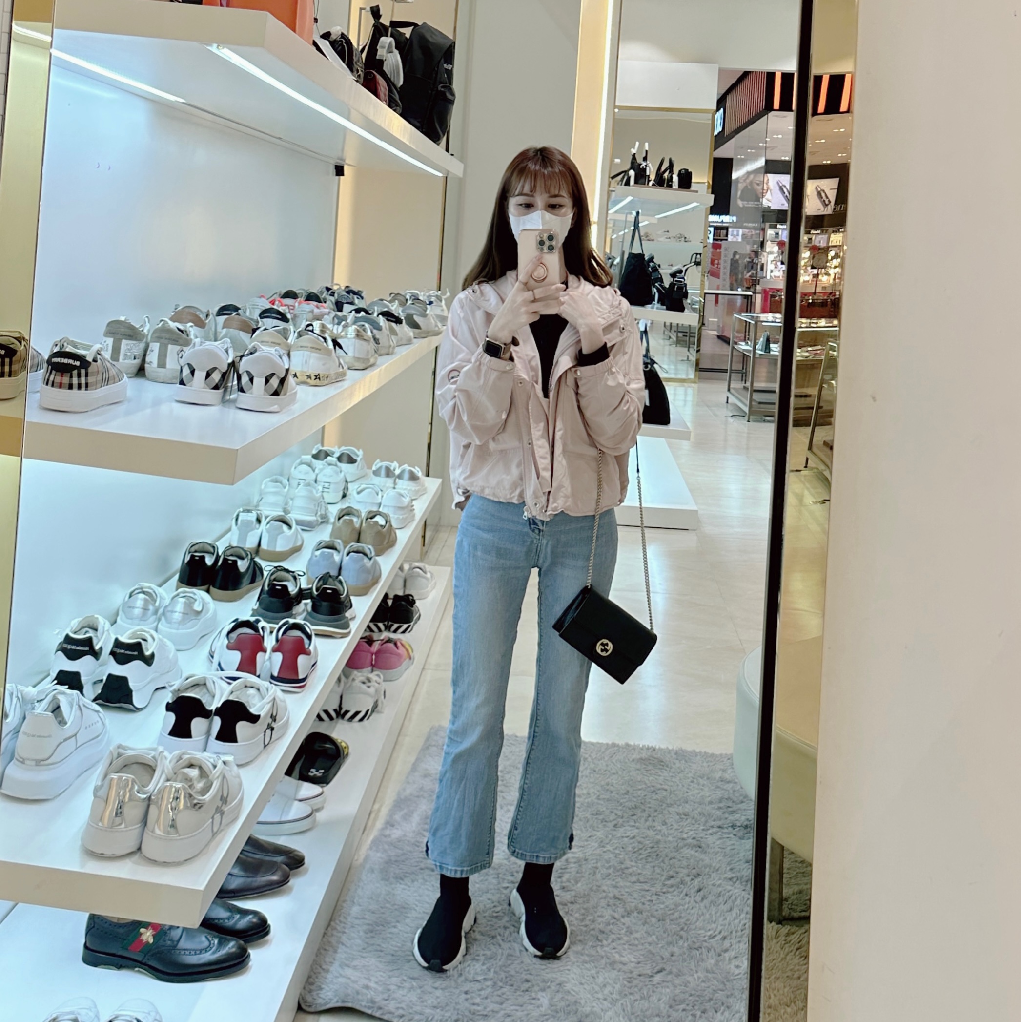 Apple Watch Hermes Series 8 45mm Silver Stainless Steel Case with Single Tour Gold (Korean Ver.), Gucci GG Interlocking Chain Strap Wallet Black 착용 스타일