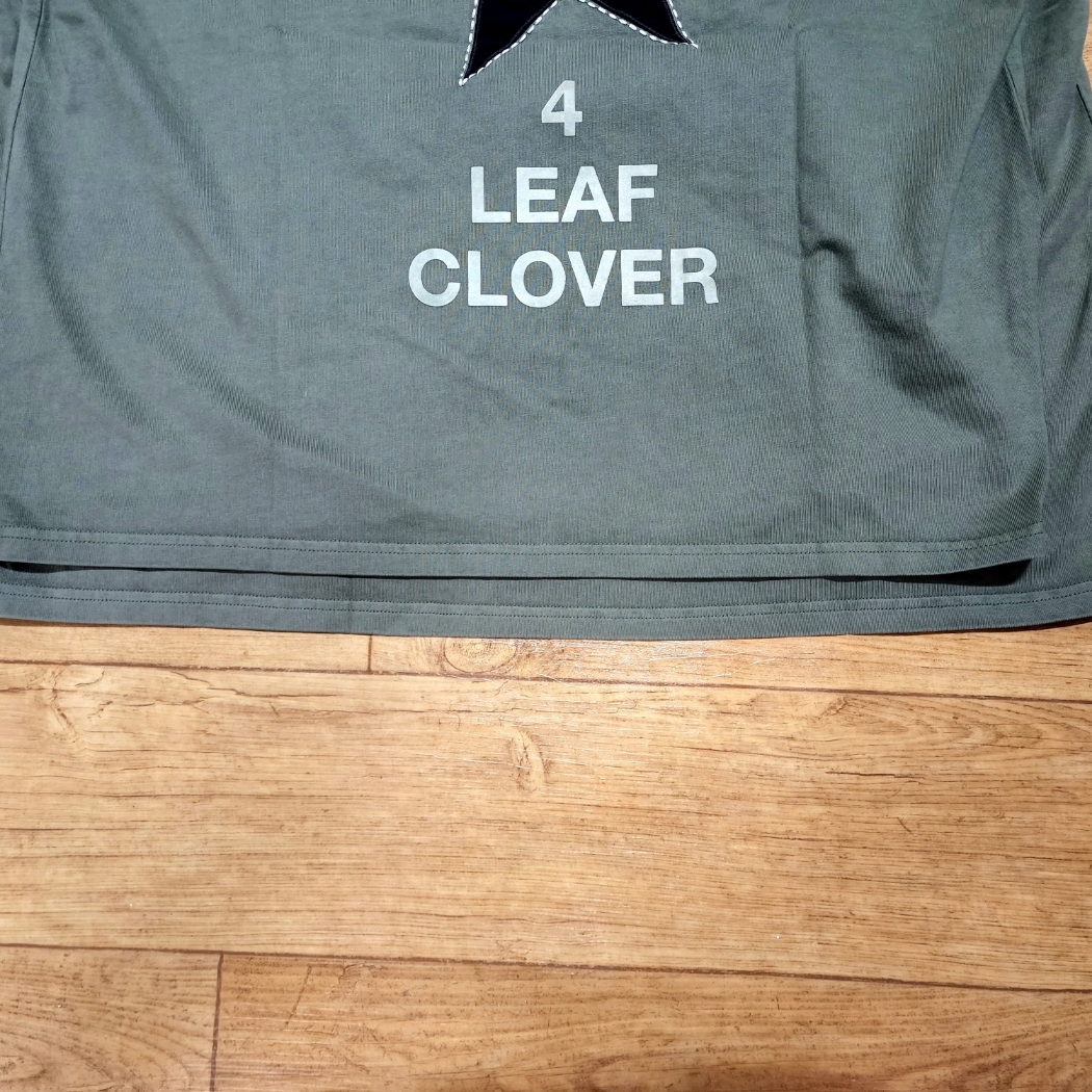 Converse x Patta Four Leaf Clover Short Sleeve T-Shirt Burnt Olive 착용 스타일 - 3