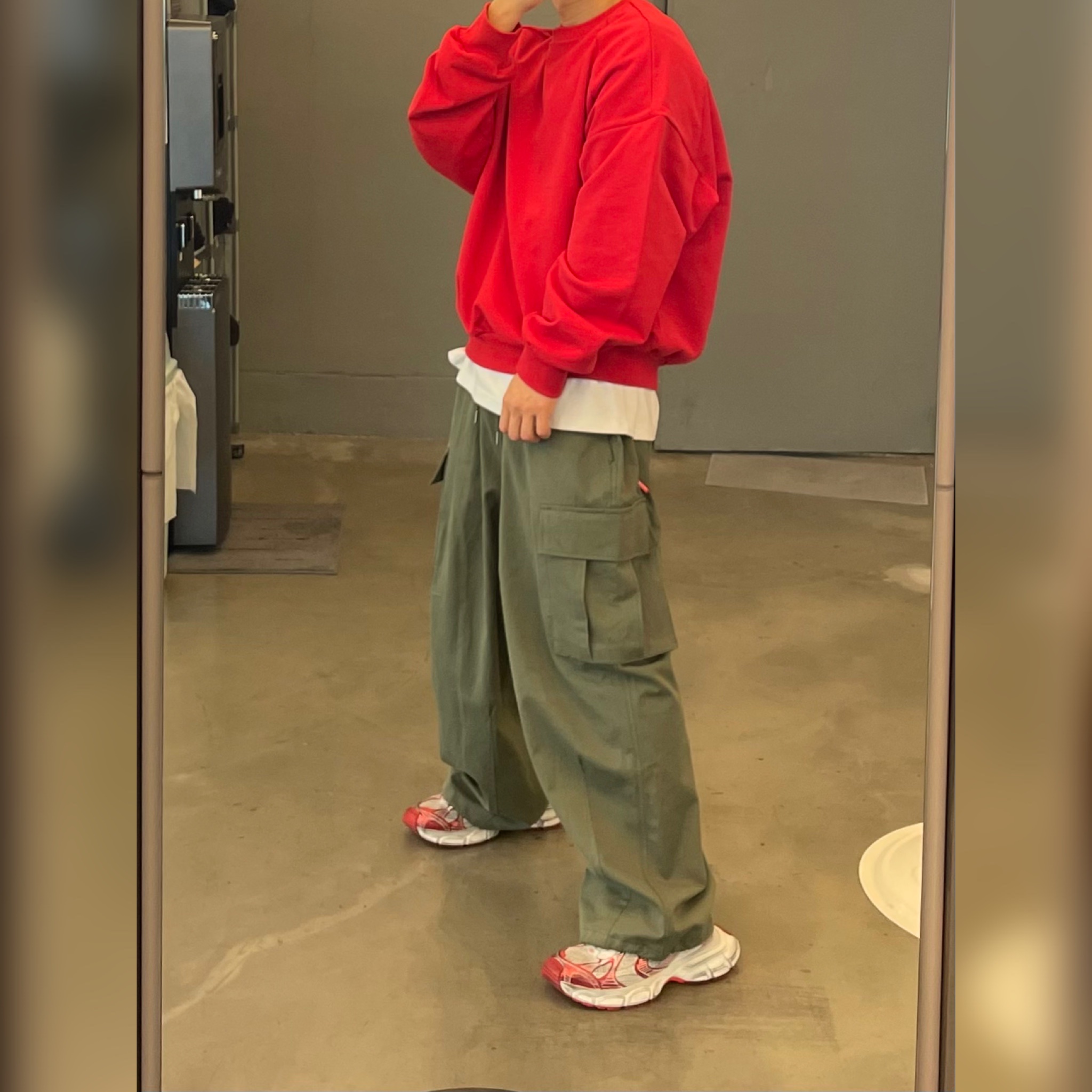 Balenciaga 3XL Sneakers White Red 착용 스타일