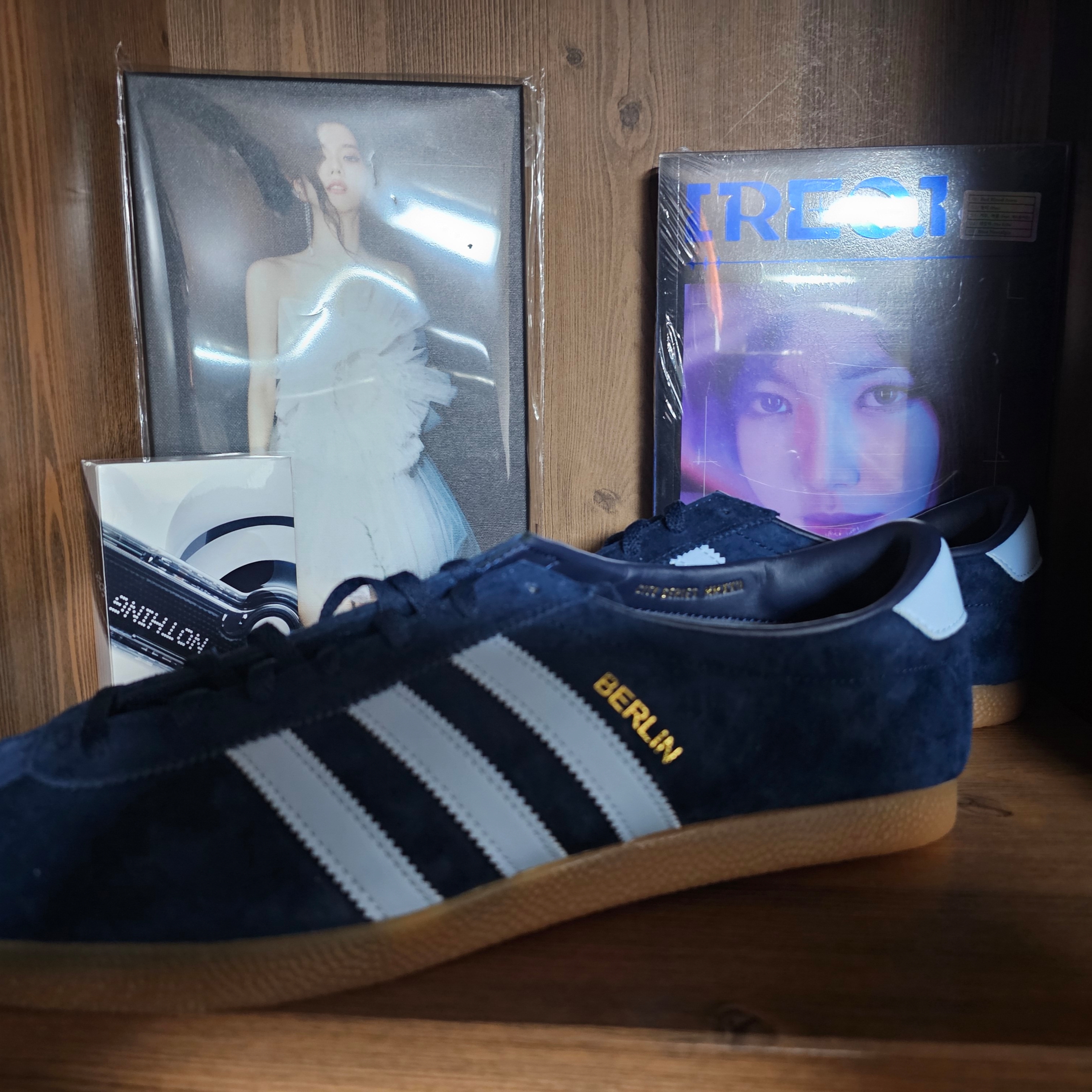 Adidas Berlin Collegiate Navy Pantone 착용 스타일 - 1