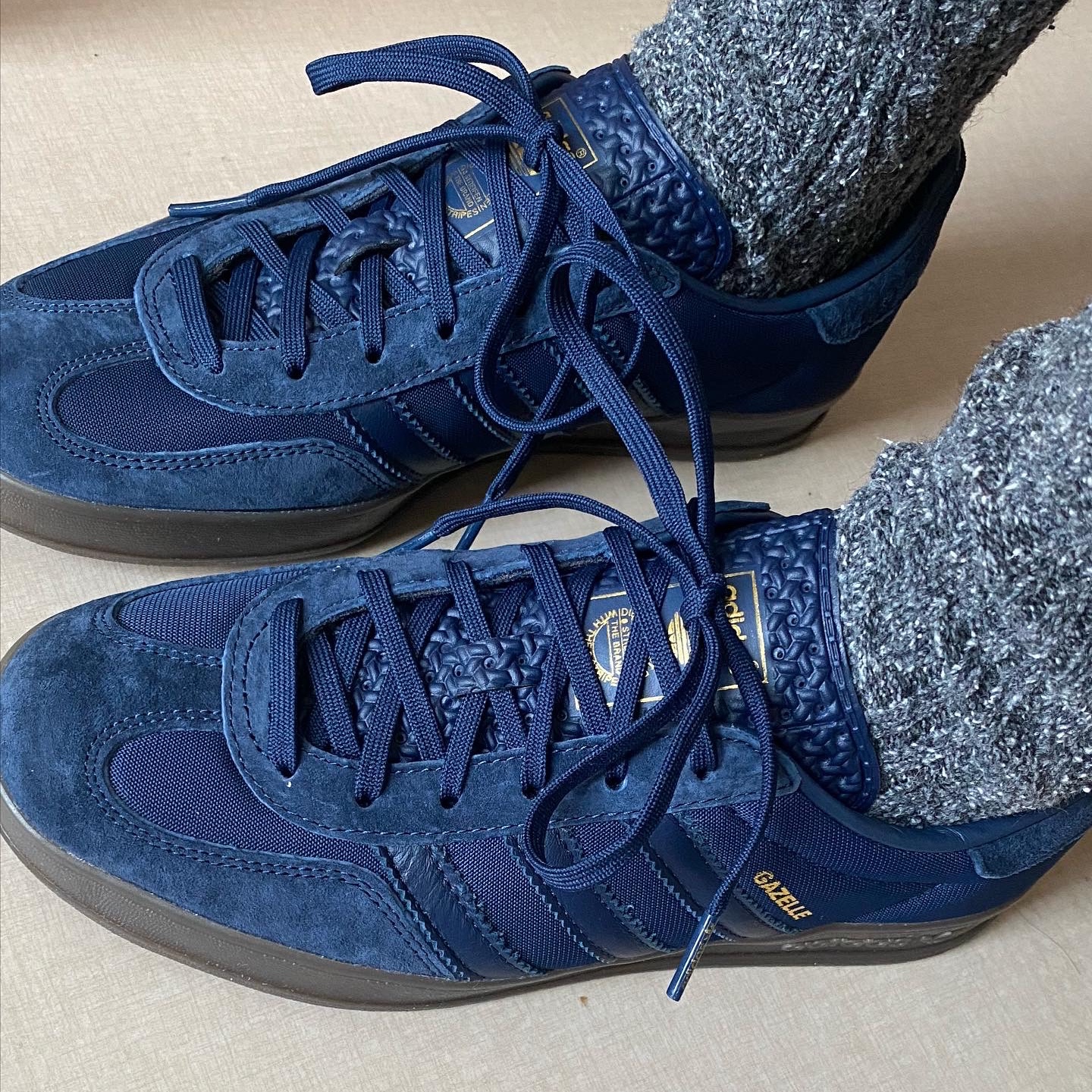 Adidas Gazelle Indoor Collegiate Navy 착용 스타일 - 3