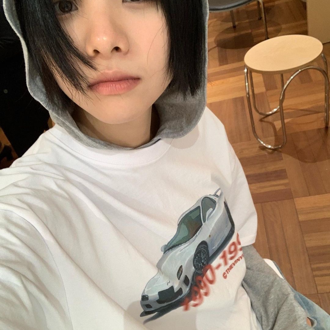 Thevinylhouse Old Car T-Shirt White 착용 스타일 - 3