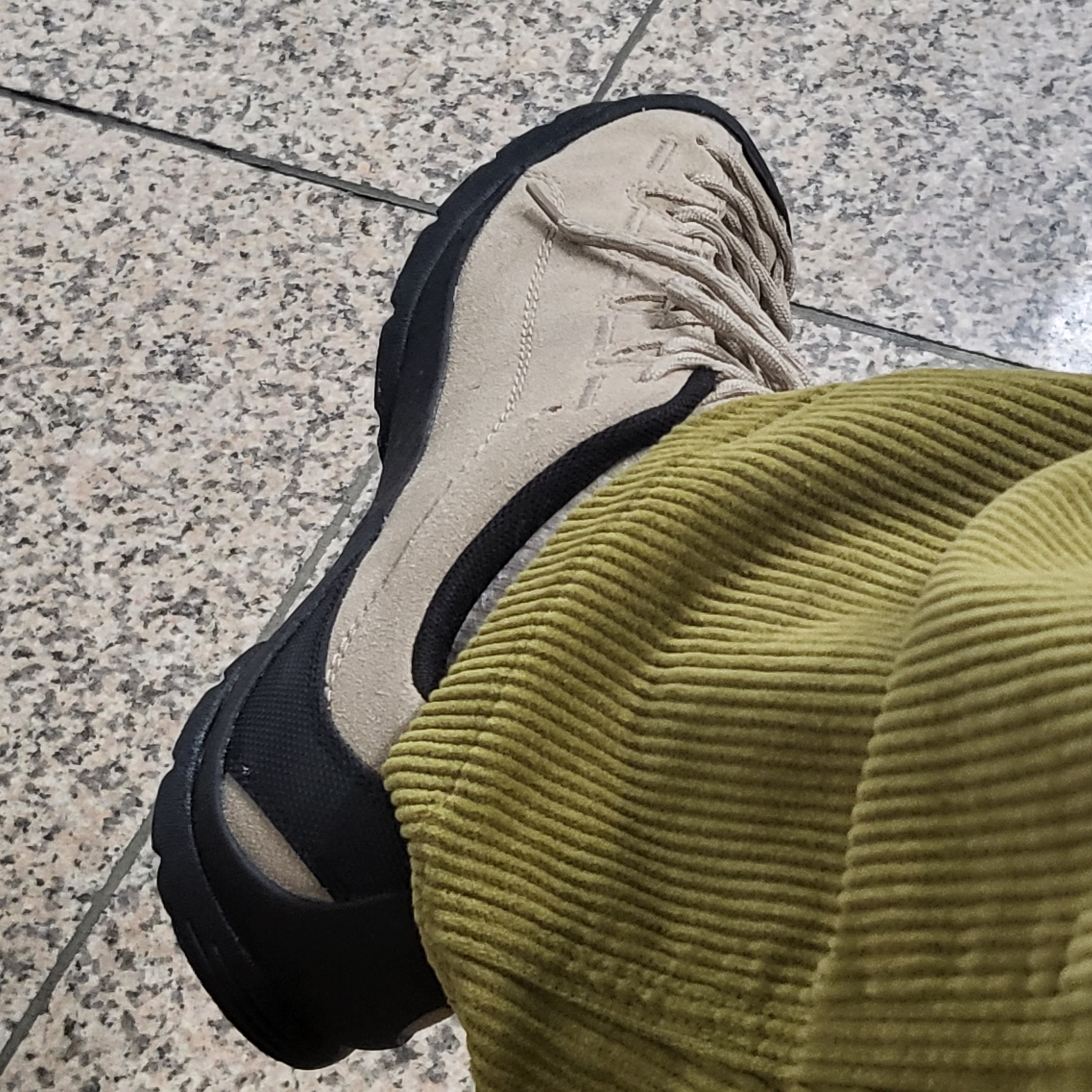 Keen Jasper Suede Sneakers Silver Mink, (W) Keen Jasper Suede Sneakers Silver Mink 착용 스타일 - 2