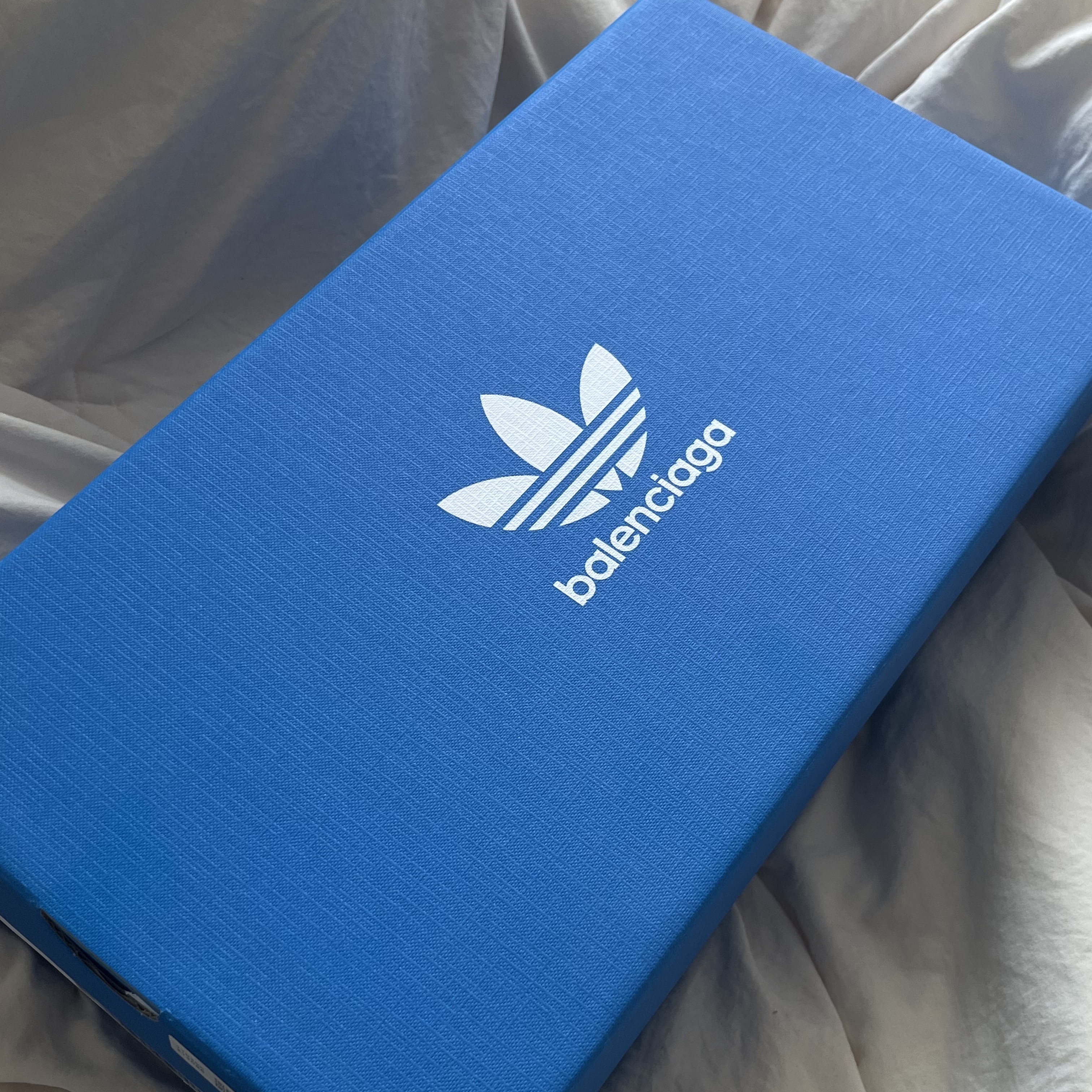 Balenciaga x Adidas Stan Smith Worn Out White Green 착용 스타일 - 2