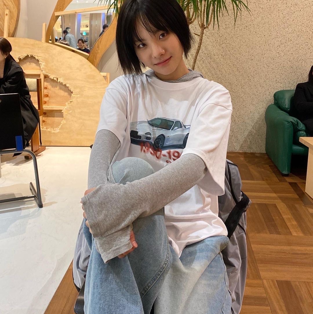 Thevinylhouse Old Car T-Shirt White 착용 스타일 - 1