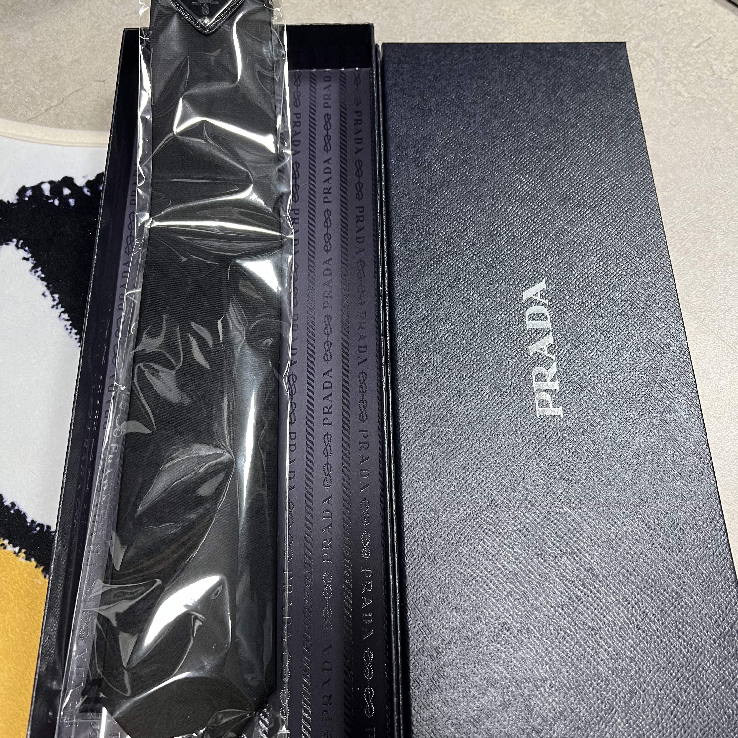 Prada Re-Nylon Gabardine Tie Black 착용 스타일