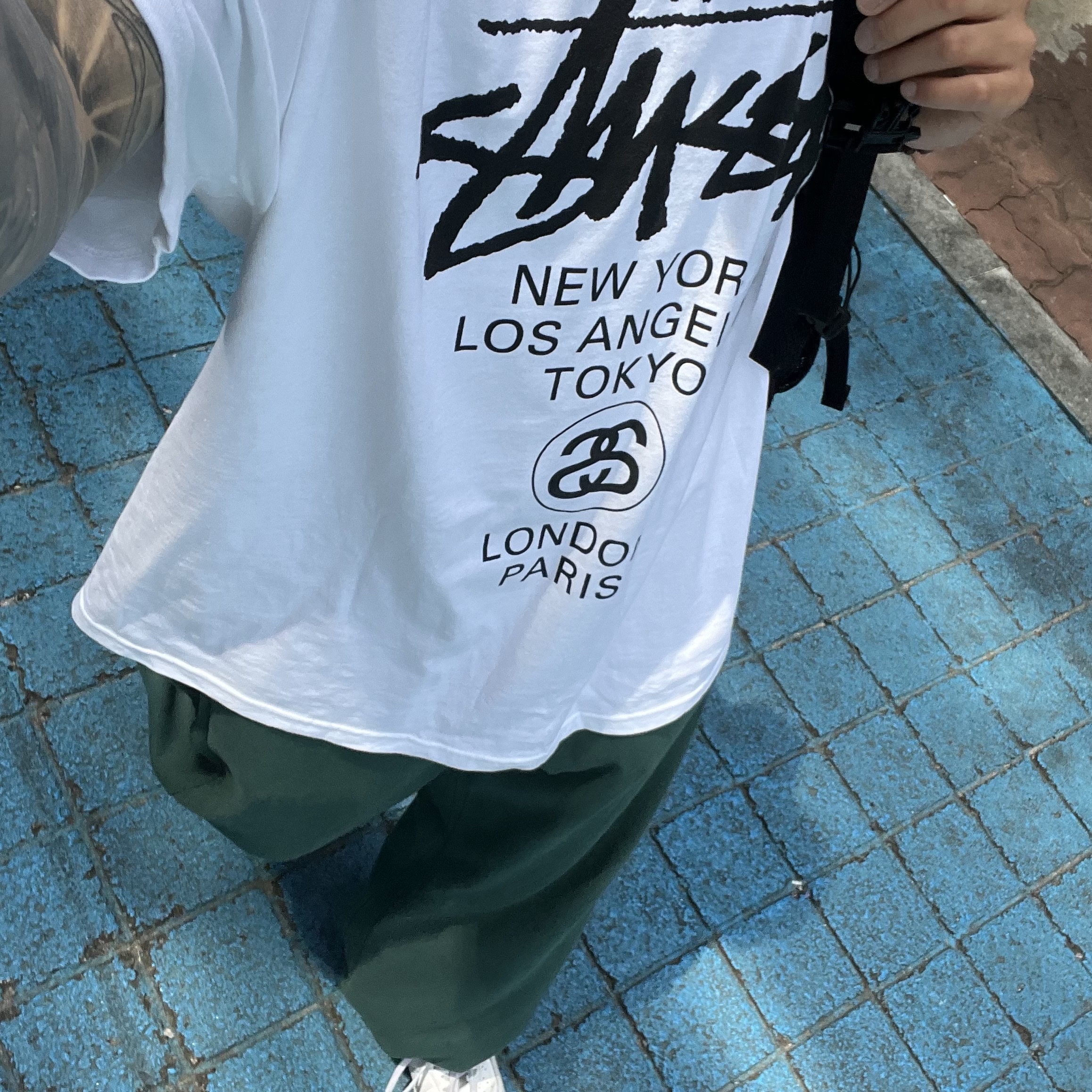 Stussy World Tour T-Shirt White, Nike Air Force 1 '07 Low White 착용 스타일 - 2