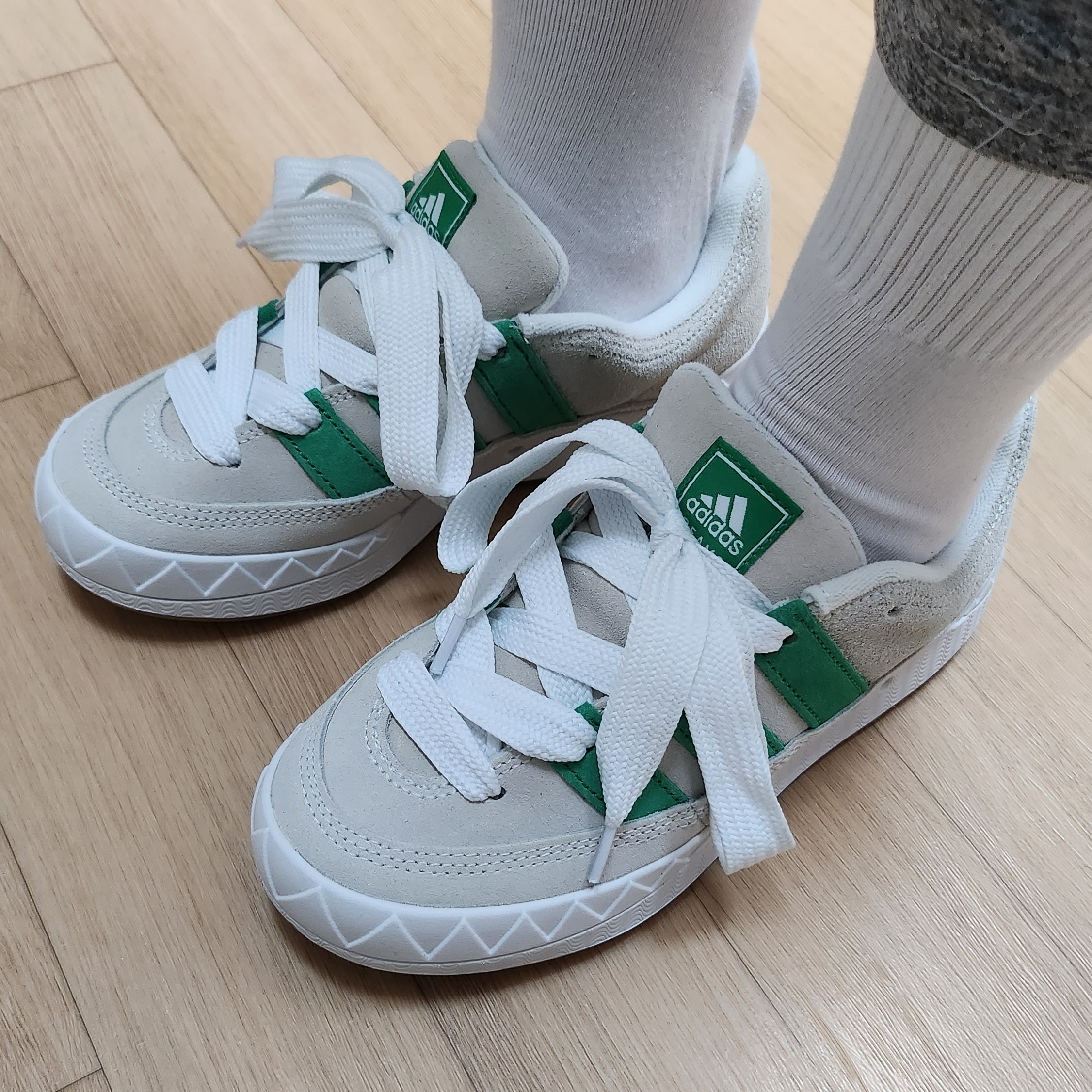 Adidas x Bodega x Beams Adimatic Off White Green 착용 스타일