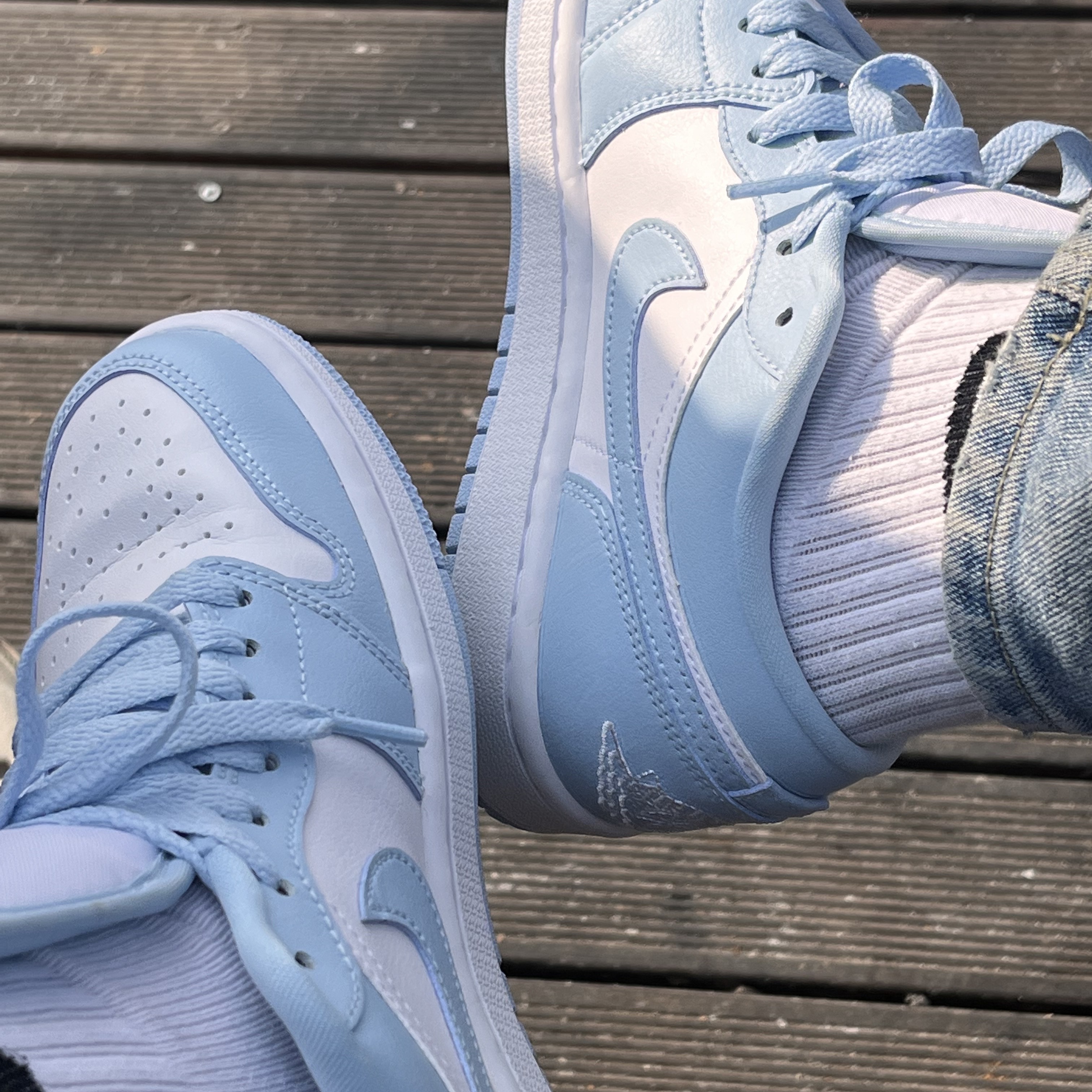 (W) Jordan 1 Low White Ice Blue 착용 스타일