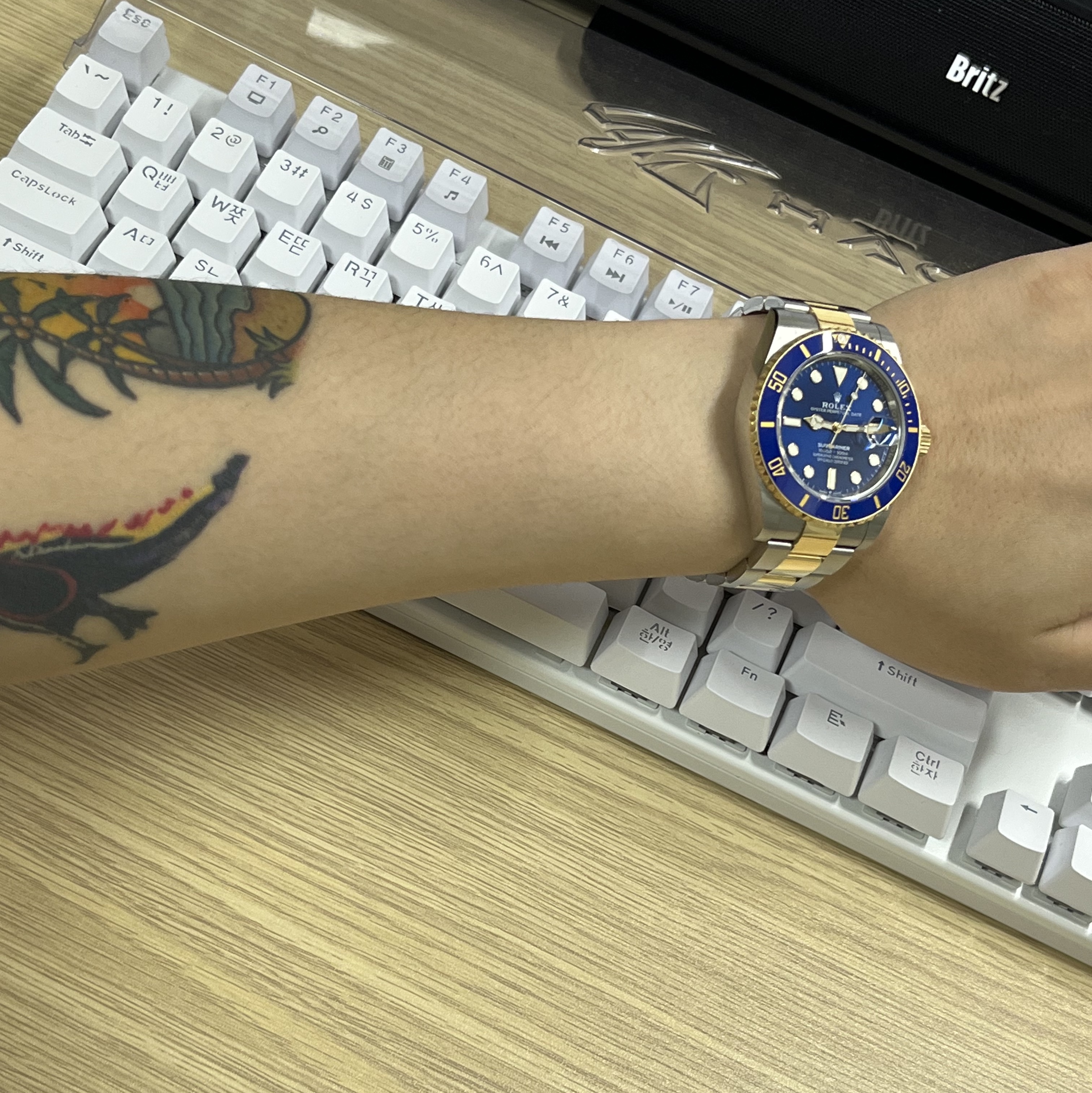 Rolex Submariner Date 41mm 126613LB Royal Blue Oyster 착용 스타일 - 1