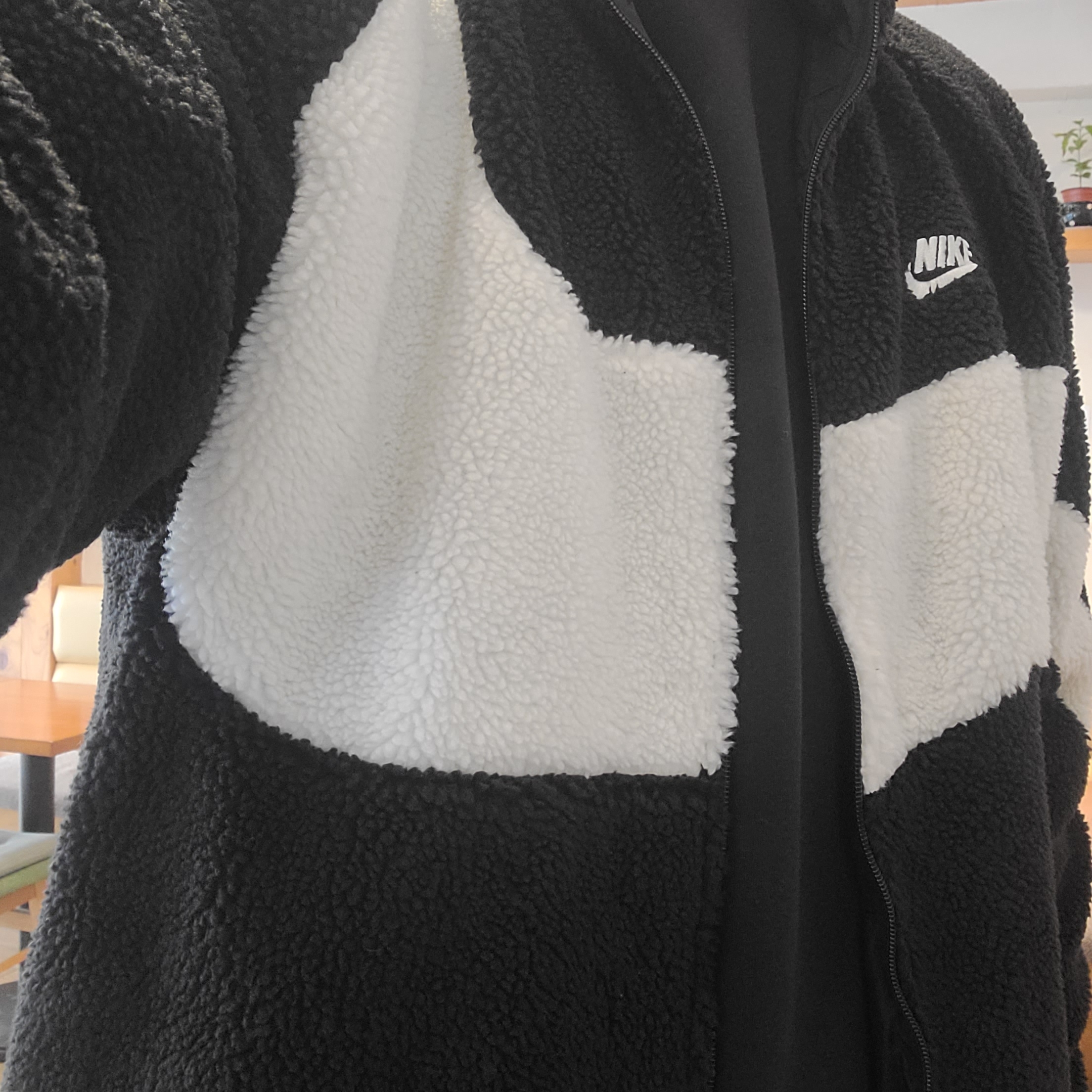 Nike Big Swoosh Full Zip Jacket Black Sail 착용 스타일 - 3