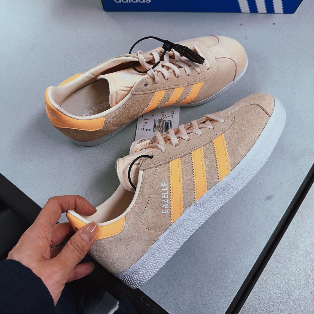 (W) Adidas Gazelle Bliss Orange Acid Orange 착용 스타일