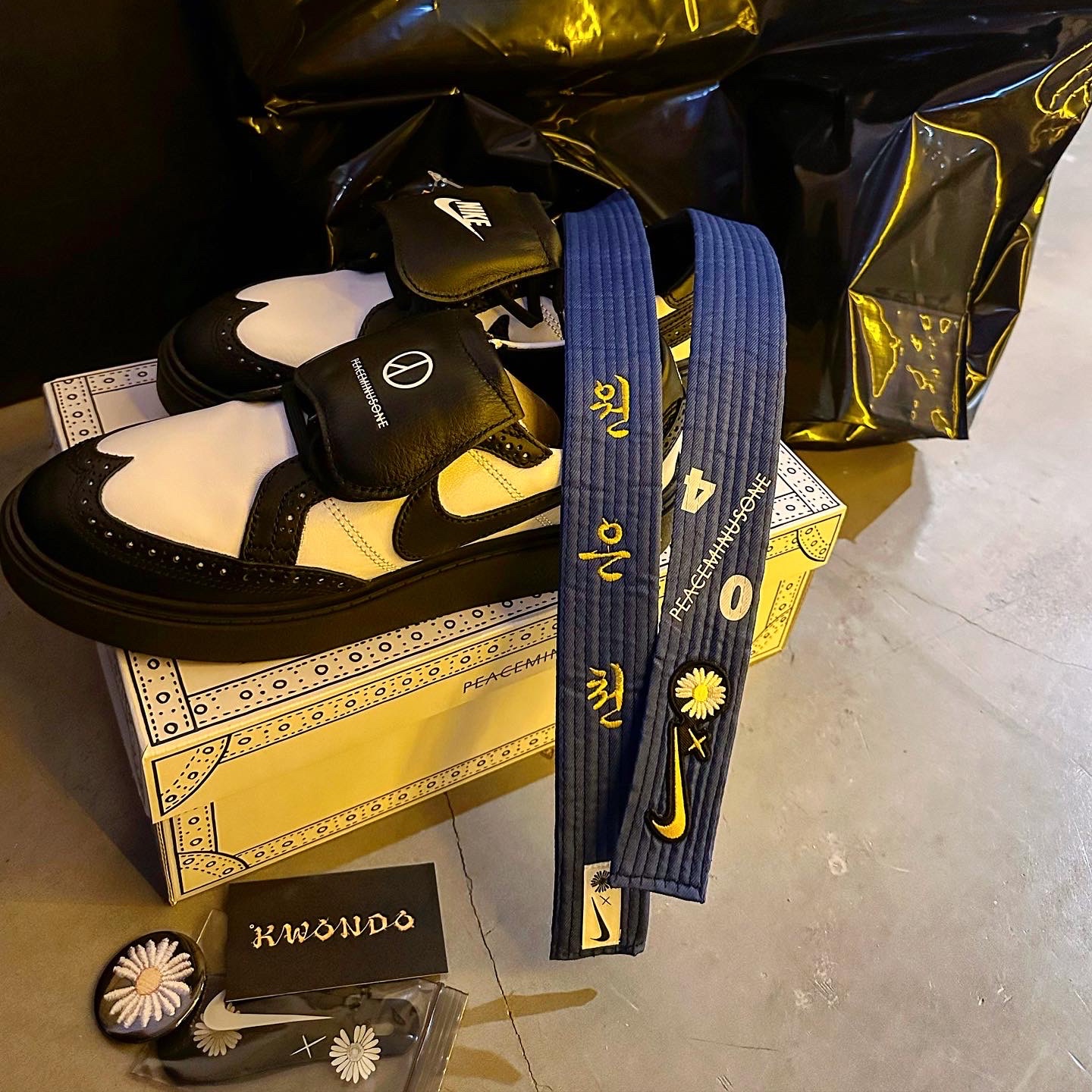 Nike x Peaceminusone Kwondo1 Black and White 착용 스타일