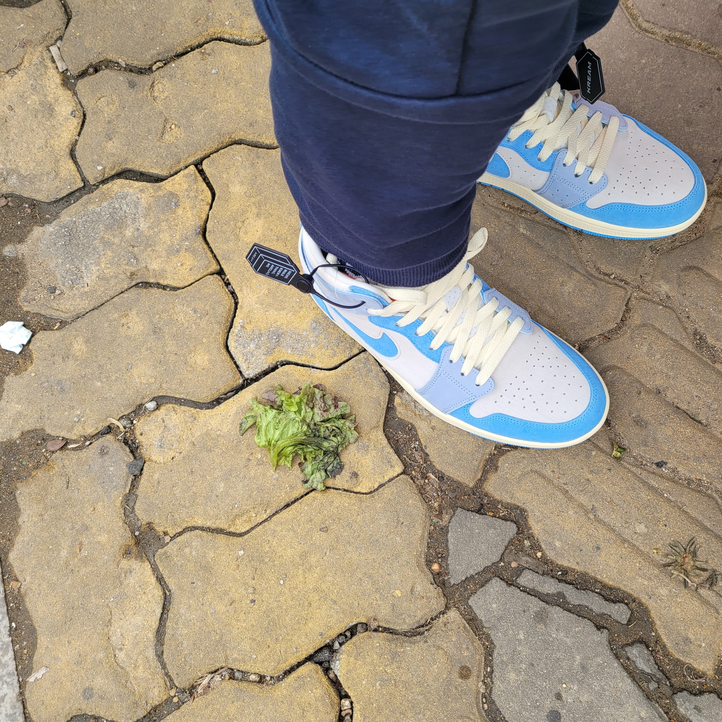 (W) Jordan 1 Zoom Air CMFT 2 Phantom University Blue 착용 스타일 - 1