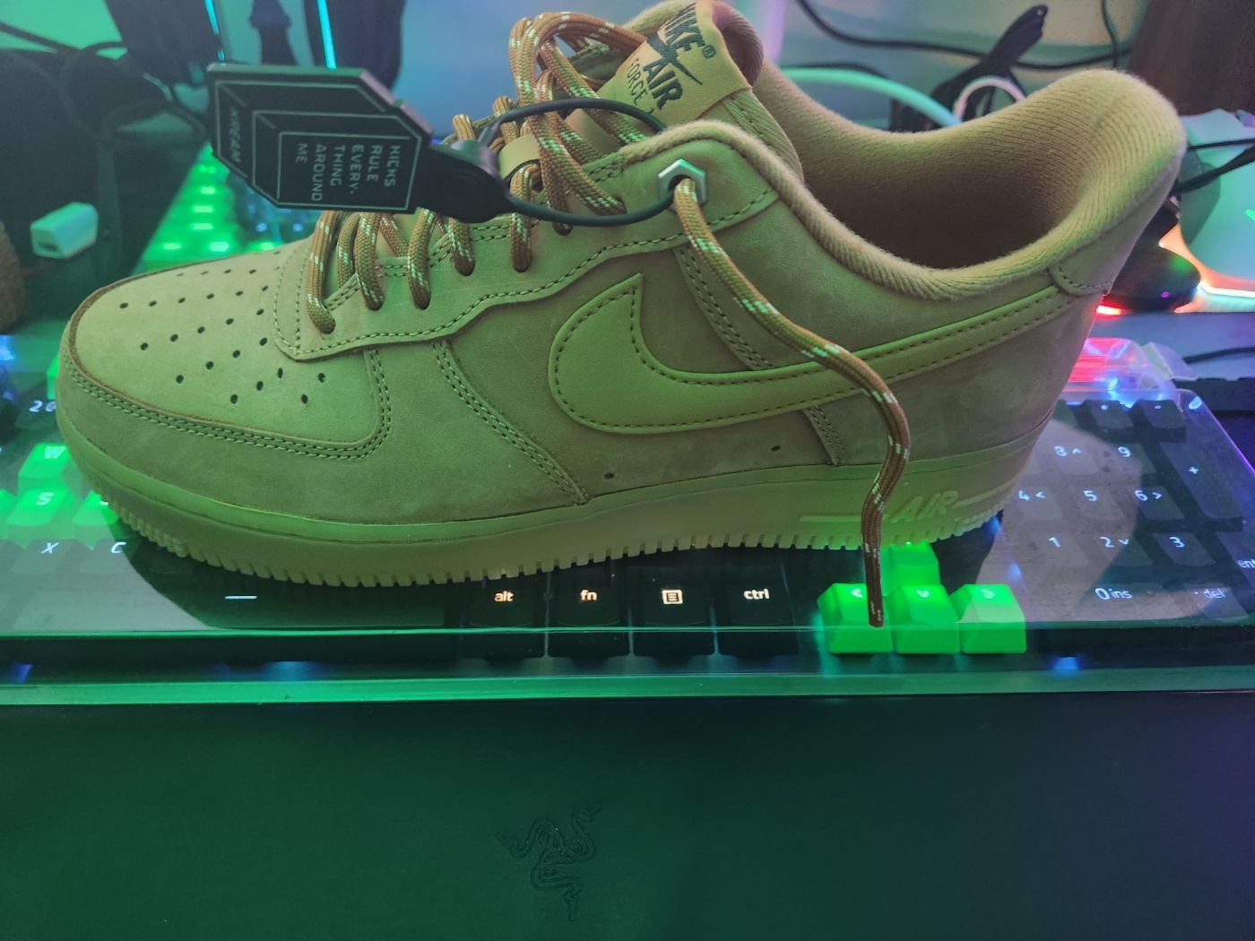 Nike Air Force 1 '07 WB Flax 착용 스타일 - 2