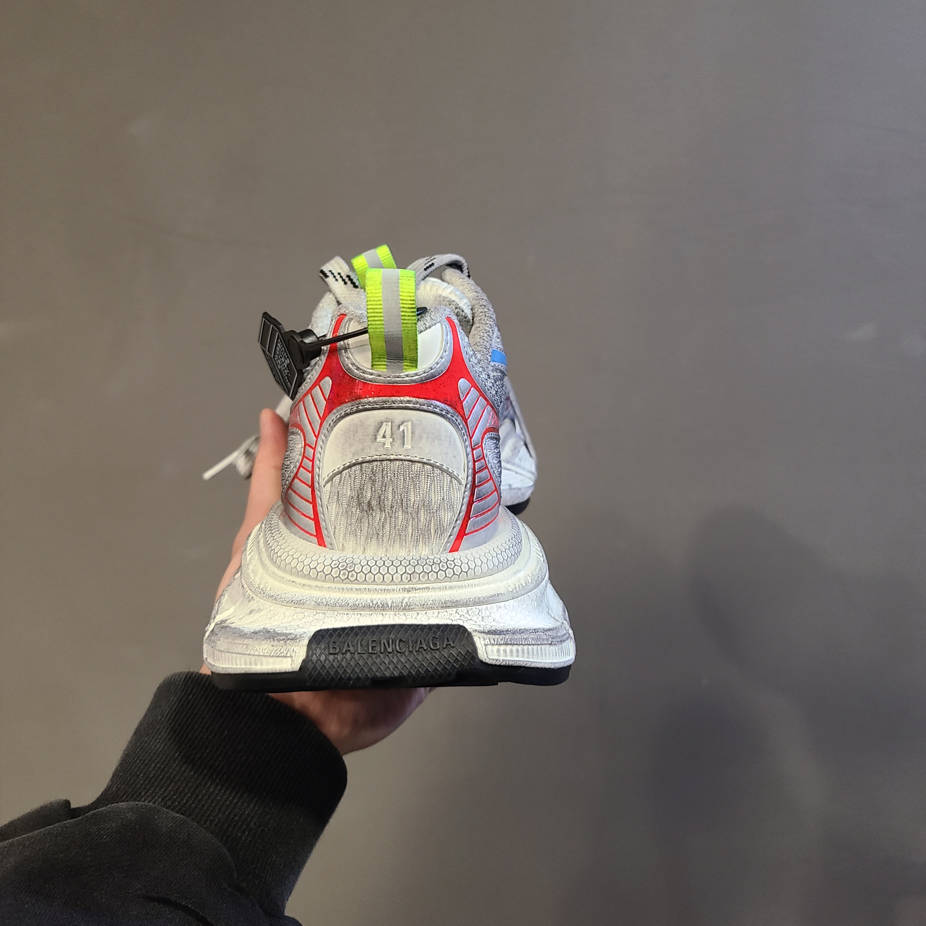 Balenciaga 3XL Sneakers White Red Blue 착용 스타일 - 3