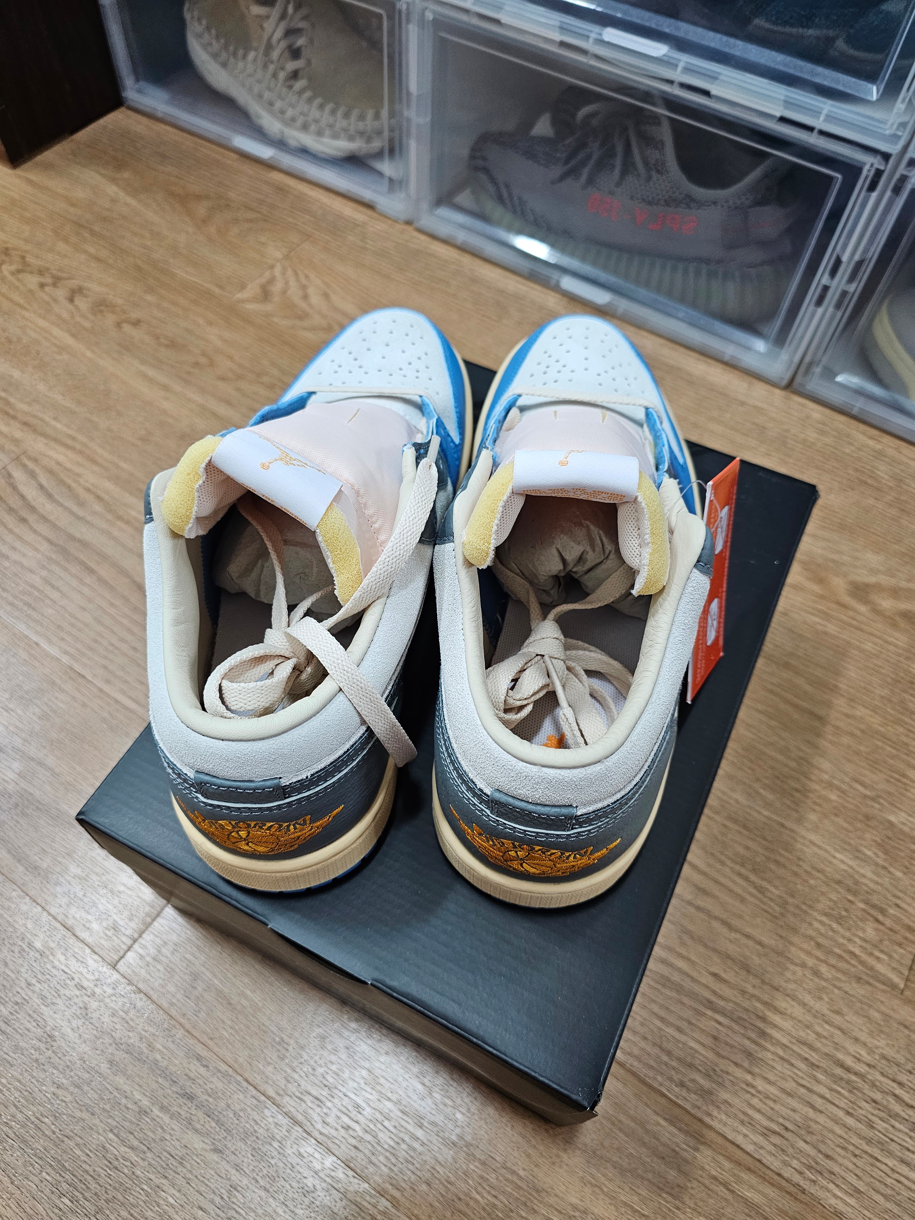 Jordan 1 Low SE Tokyo 96 착용 스타일 - 2