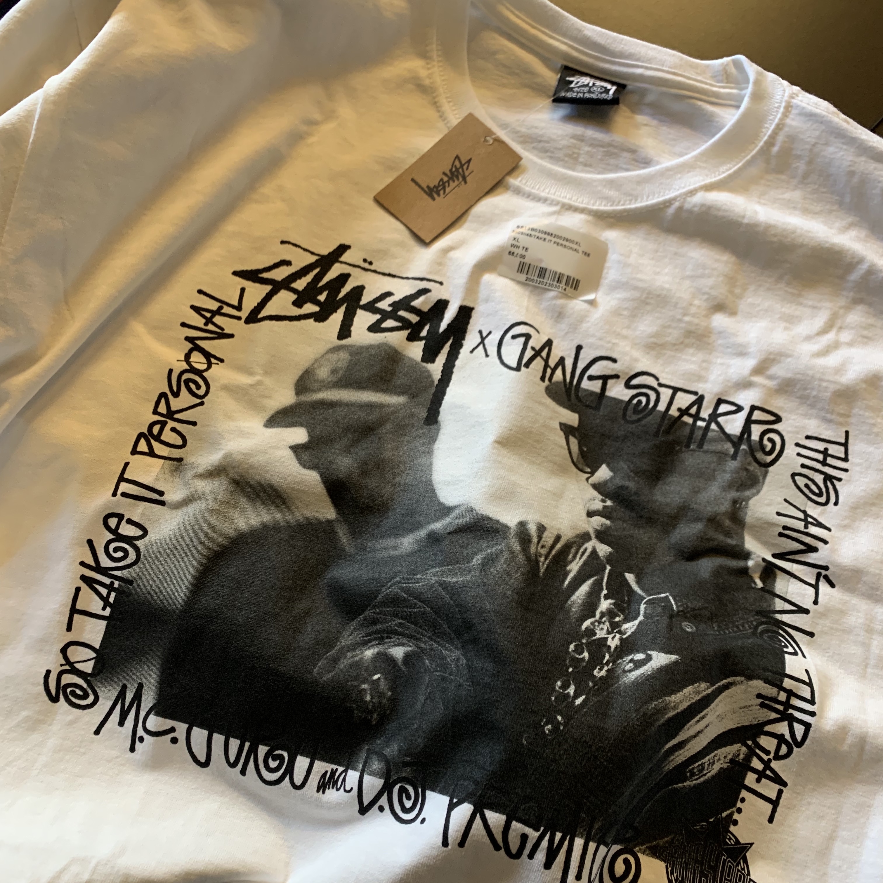 Stussy x Gang Starr Take It Personal T-Shirt White 착용 스타일 - 1