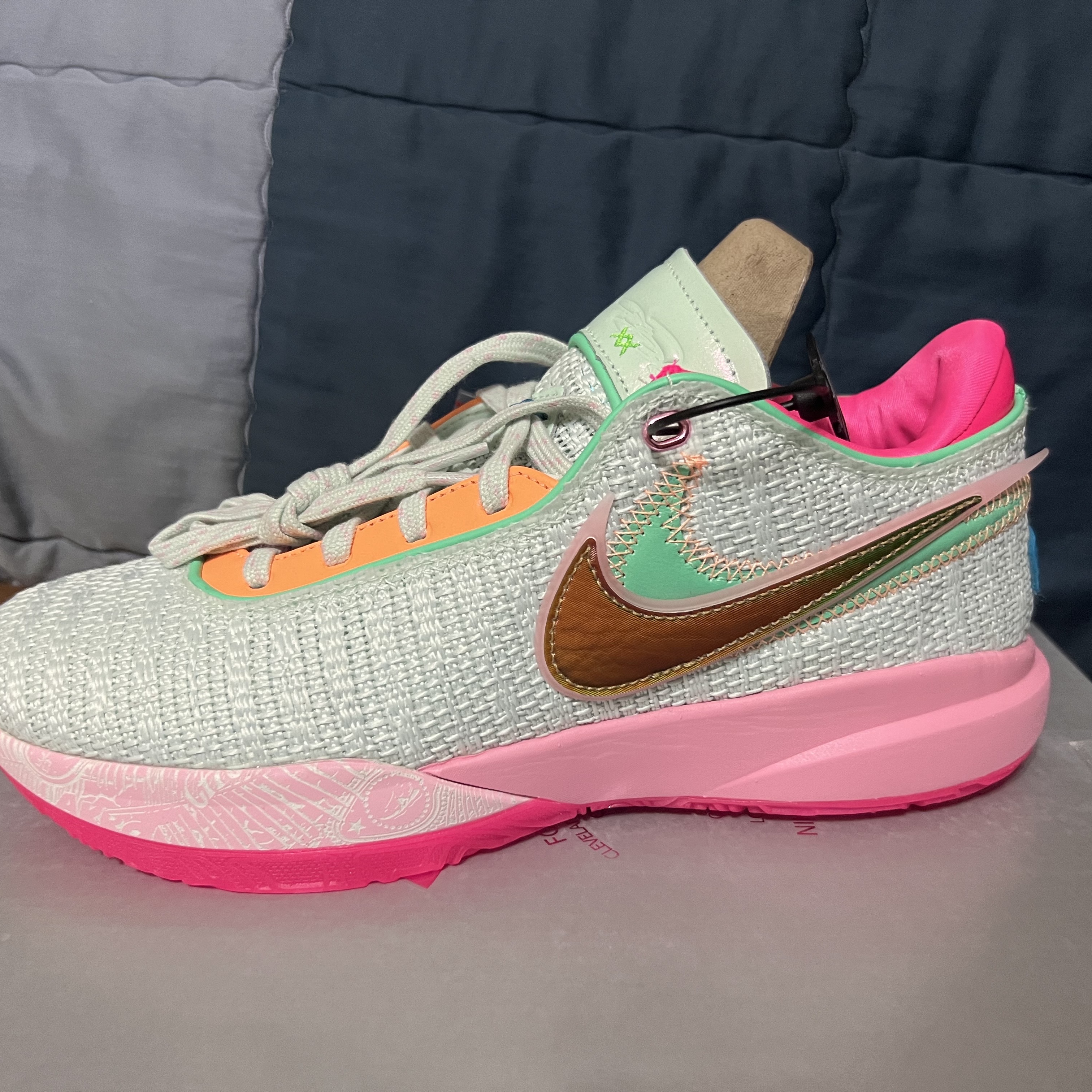 Nike LeBron XX EP Barely Green 착용 스타일