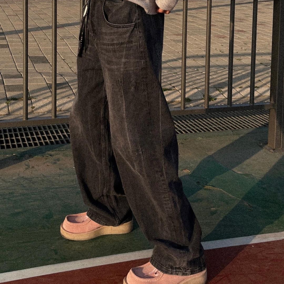 Millo Archive Reflect Curved Pants Washed Black 착용 스타일 - 5