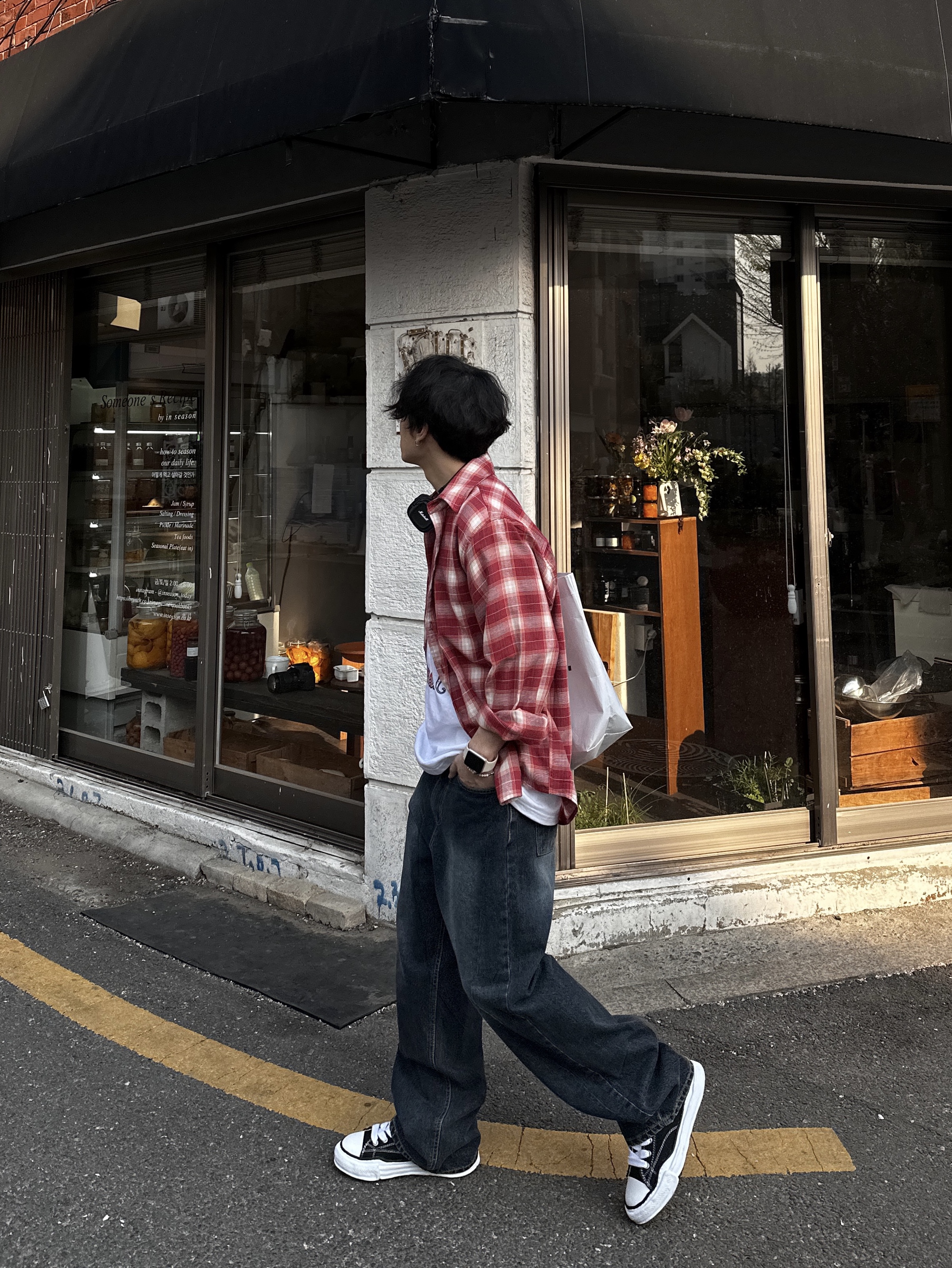 Maison Mihara Yasuhiro Peterson OG Sole Canvas Low Sneakers Black 착용 스타일 - 3