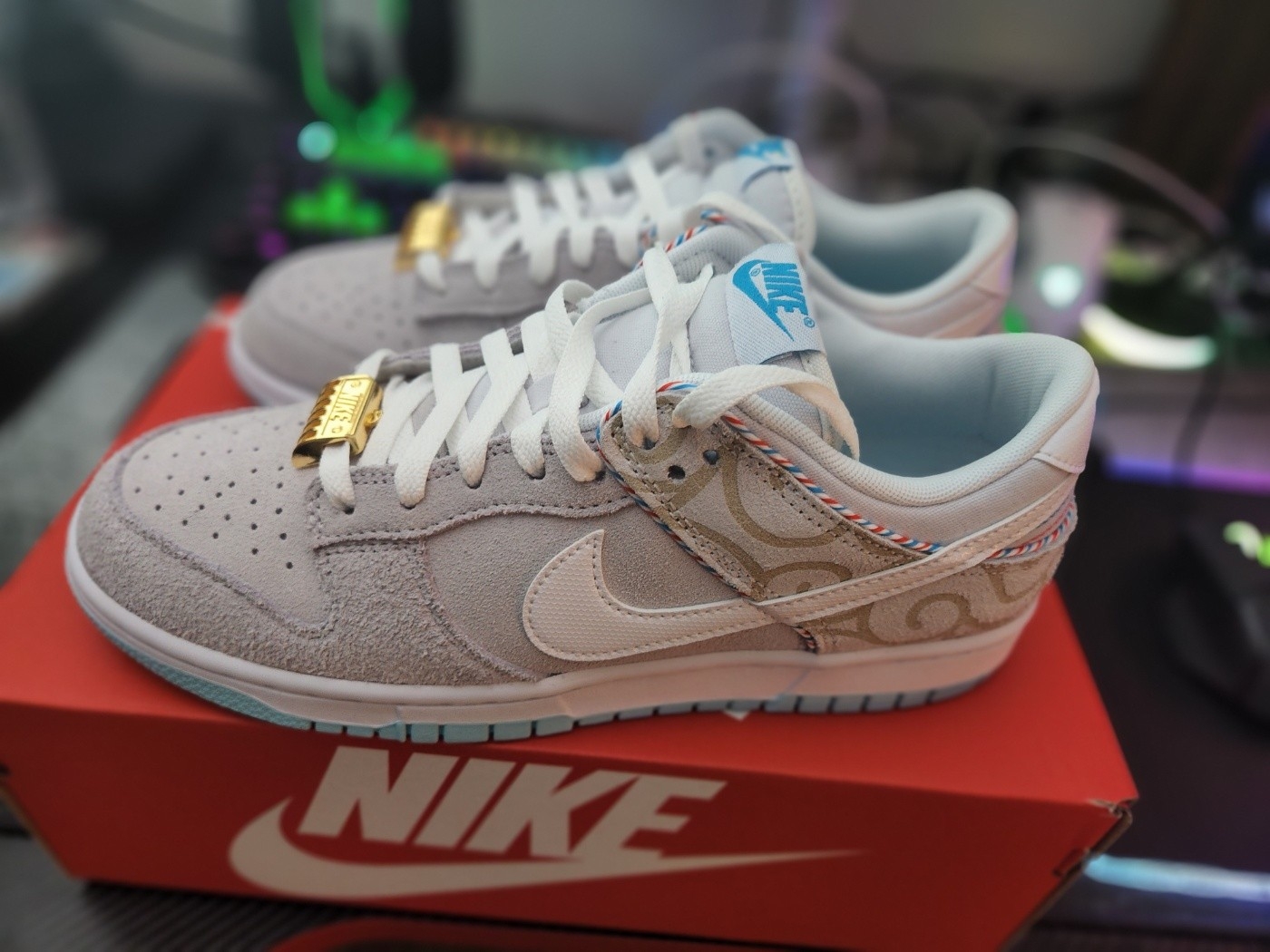 Nike Dunk Low Retro SE Barber Shop Grey 착용 스타일
