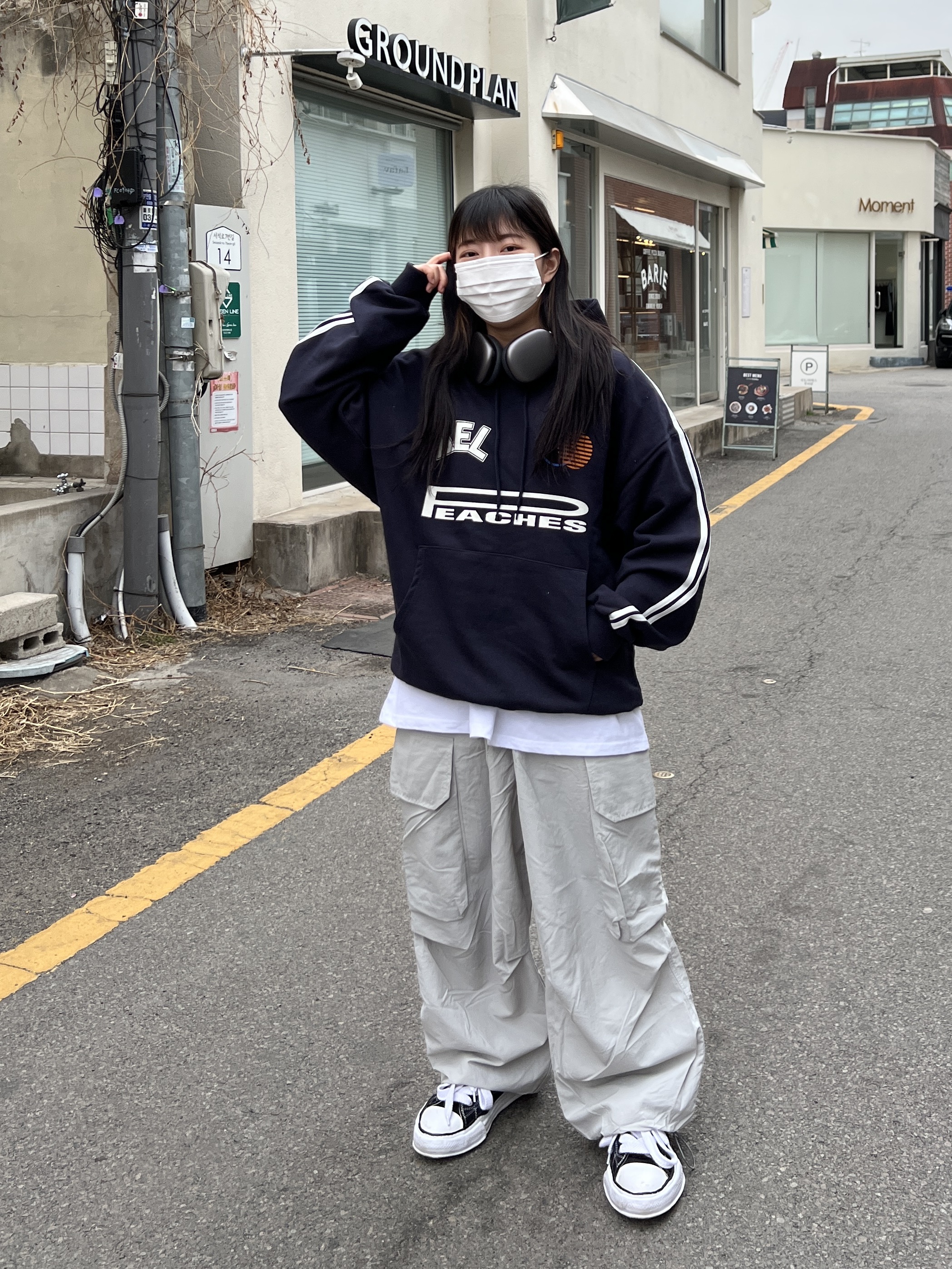 Maison Mihara Yasuhiro Peterson OG Sole Canvas Low Sneakers Black, Apple AirPods Max Lightning Space Gray (Korean Ver.) 착용 스타일 - 1