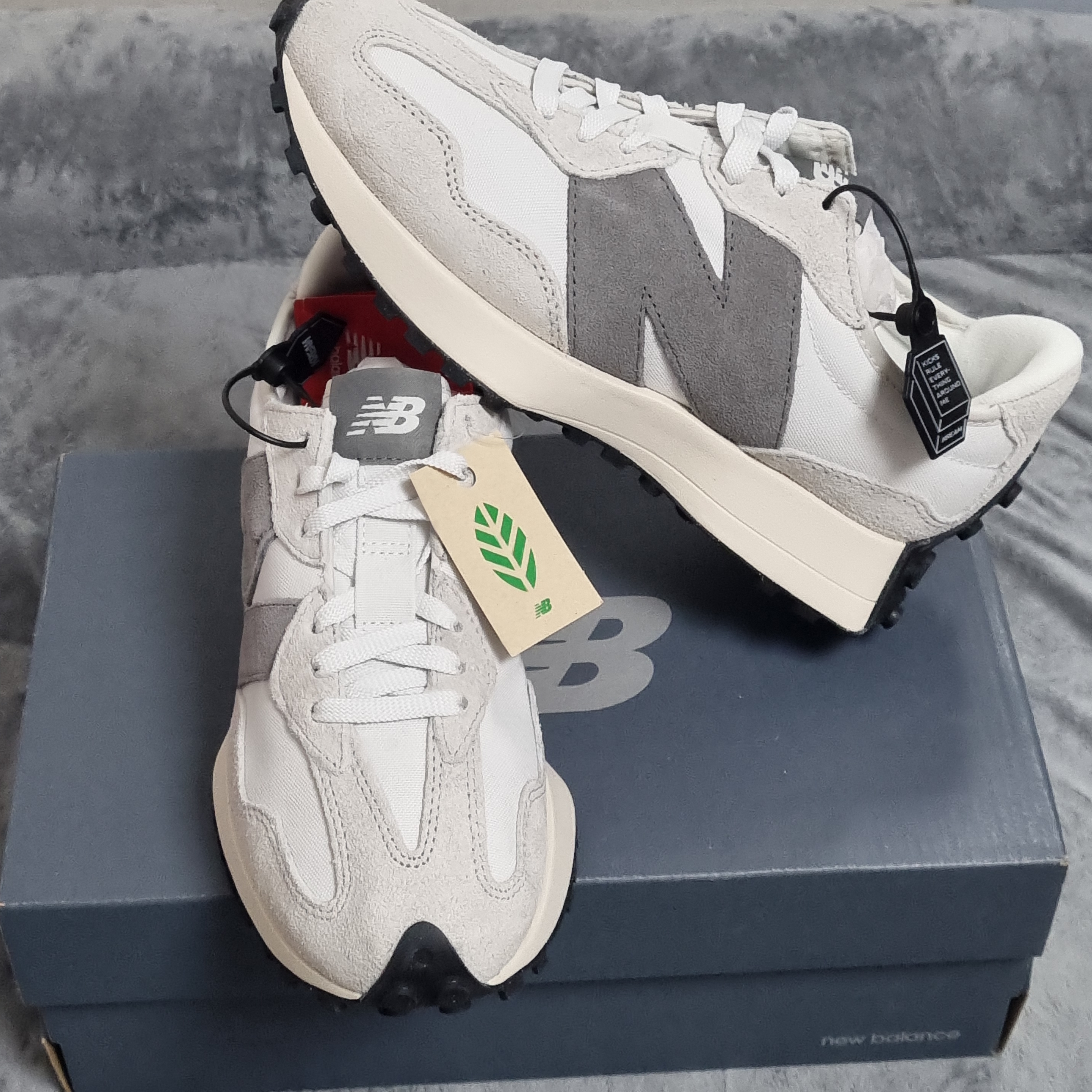 New Balance 327 Nimbus Cloud Rain Cloud 착용 스타일 - 2