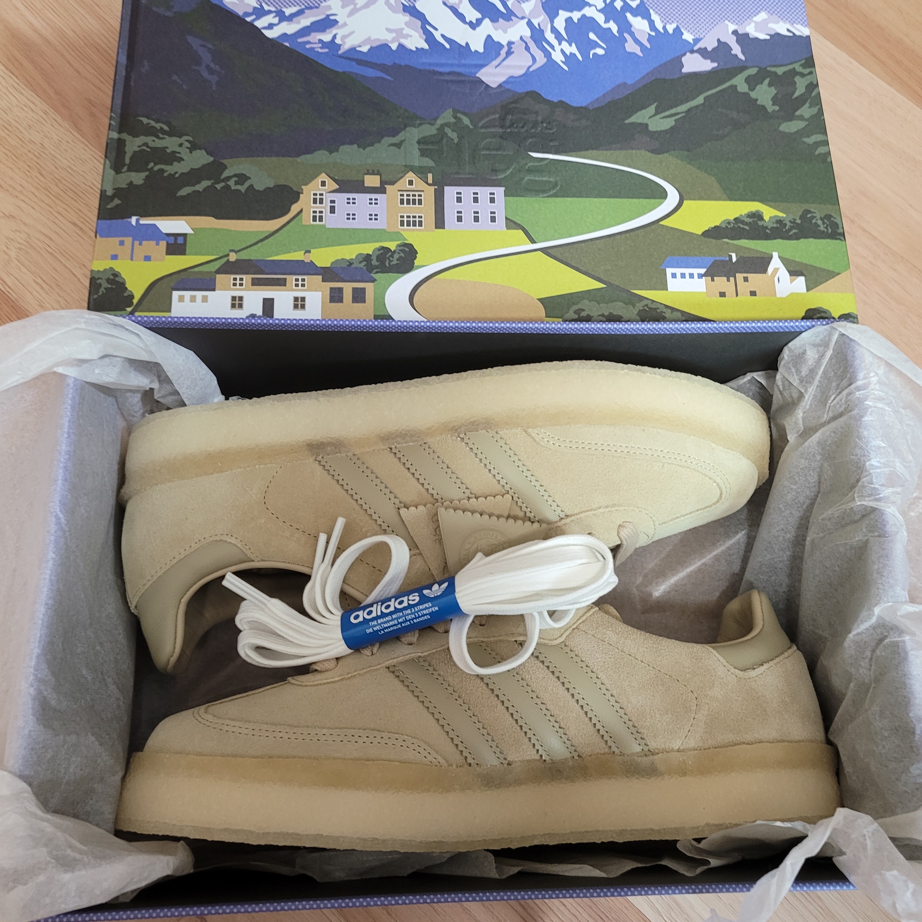 Adidas x Clarks x Ronnie Fieg 8th Street Samba Savannah 착용 스타일 - 1