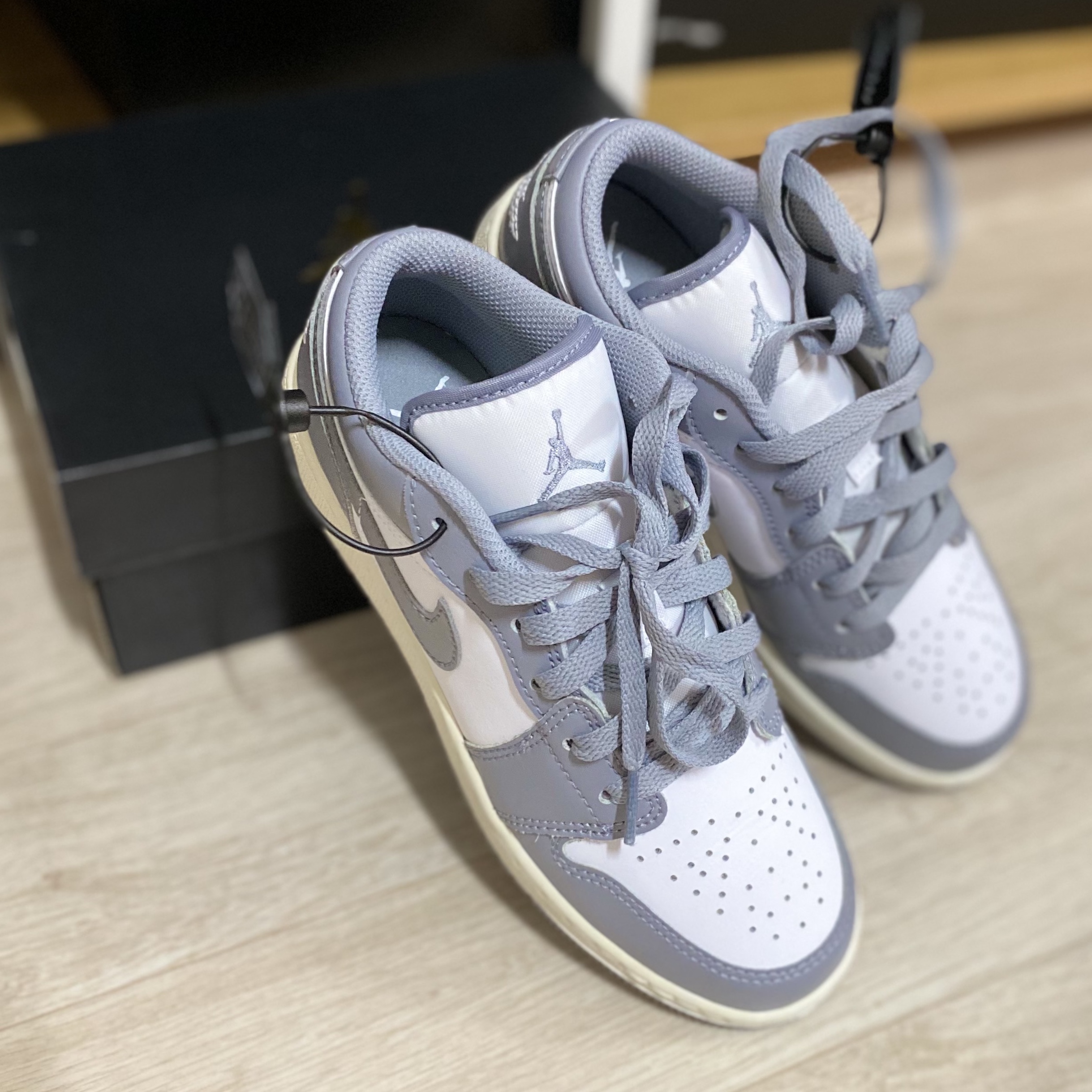 (GS) Jordan 1 Low Stealth and White 착용 스타일