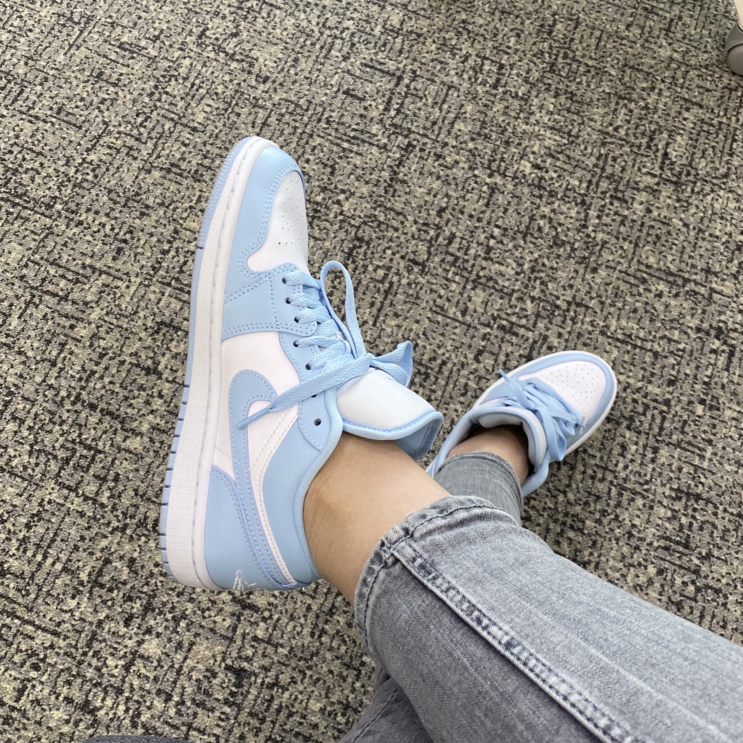 (W) Jordan 1 Low White Ice Blue 착용 스타일 - 1