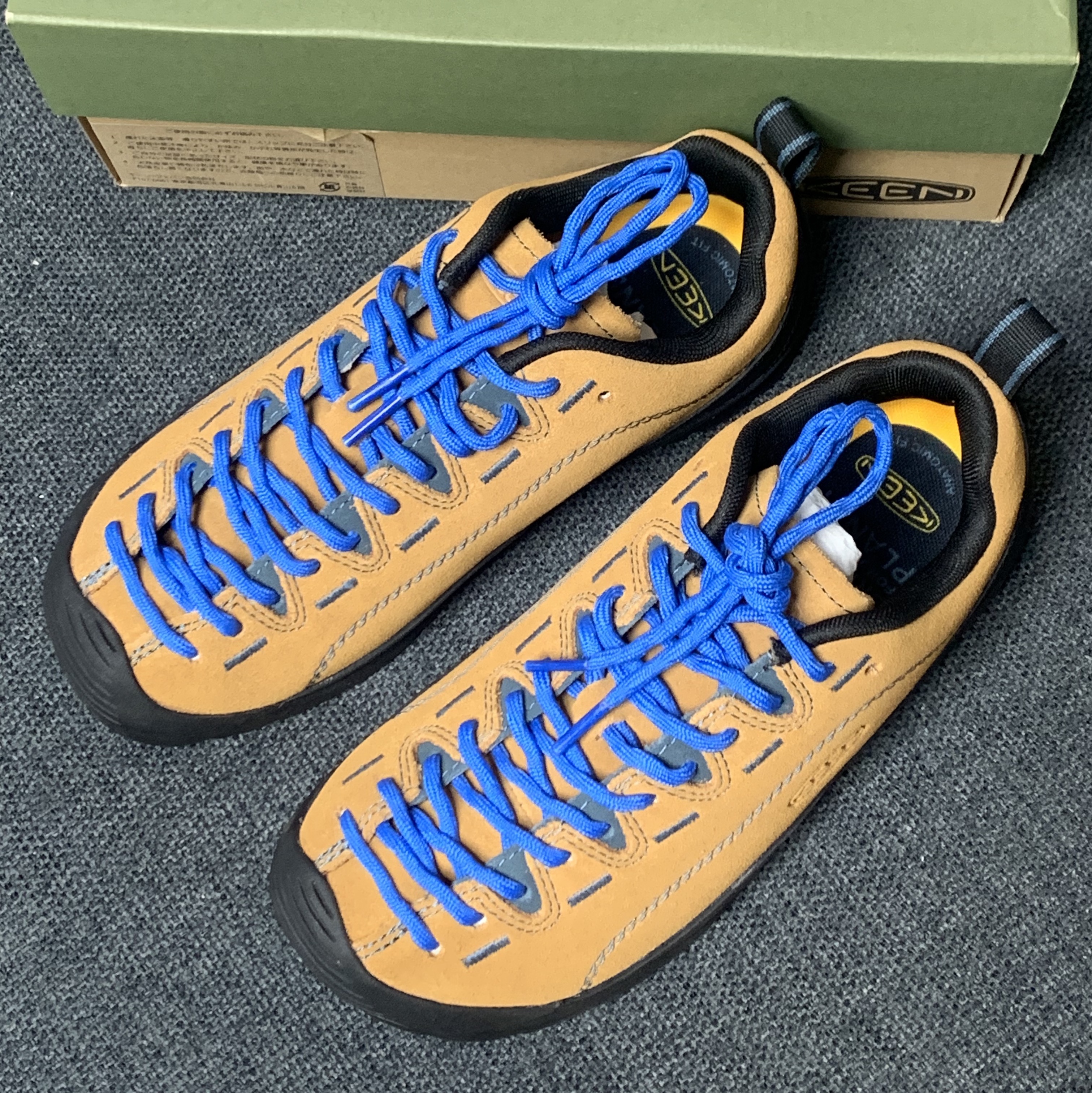 (W) Keen Jasper Suede Sneakers Camel 착용 스타일