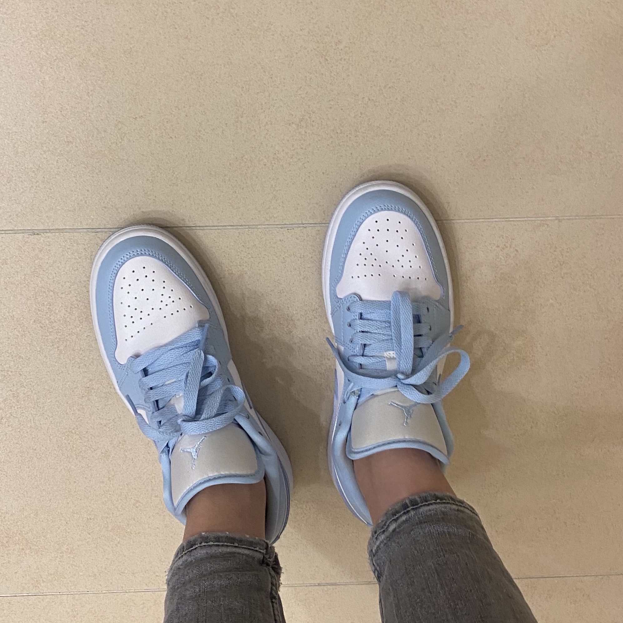 (W) Jordan 1 Low White Ice Blue 착용 스타일 - 2