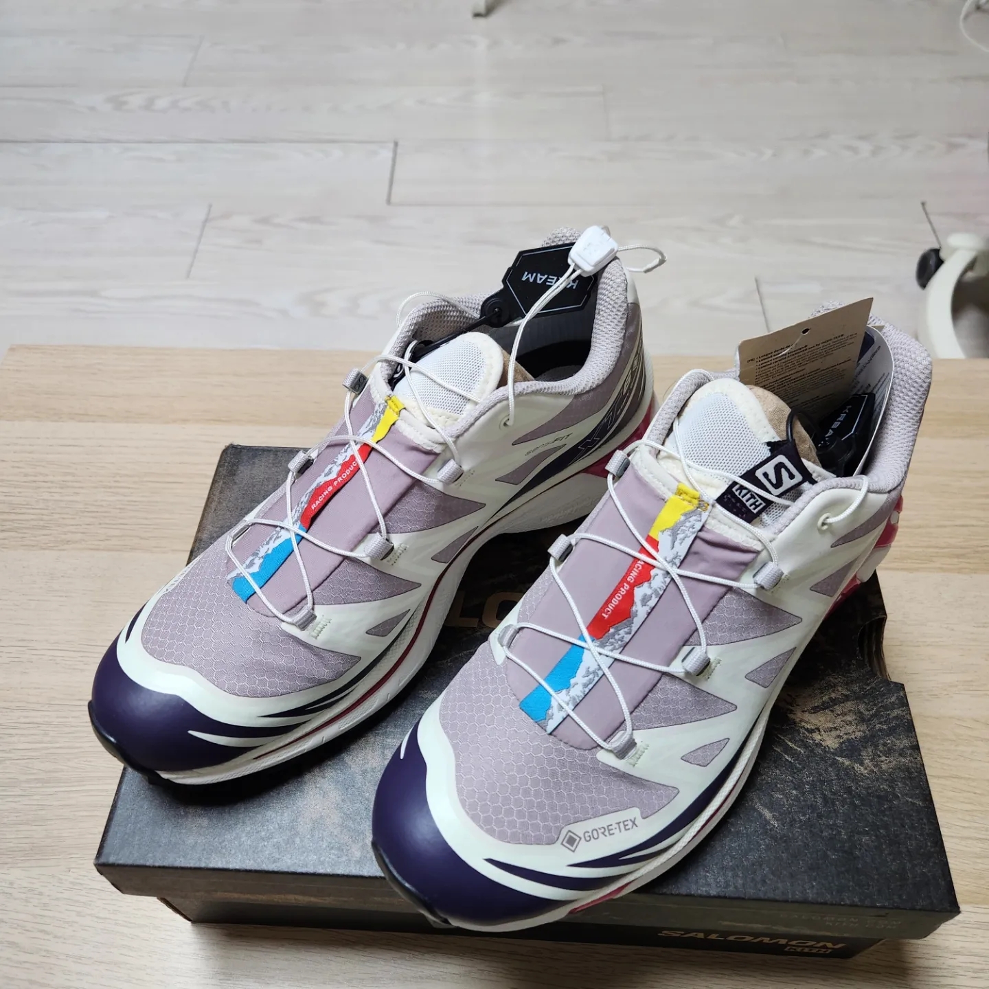 Salomon x Kith XT-6 Gore-Tex Quail Moonscape Vanilla Ice 착용 스타일 - 1