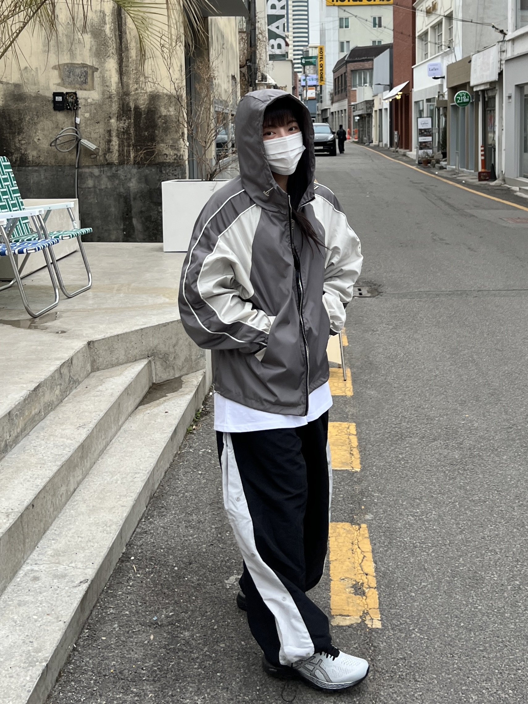 Asics Gel-Kayano 25 Glacier Grey 착용 스타일 - 5
