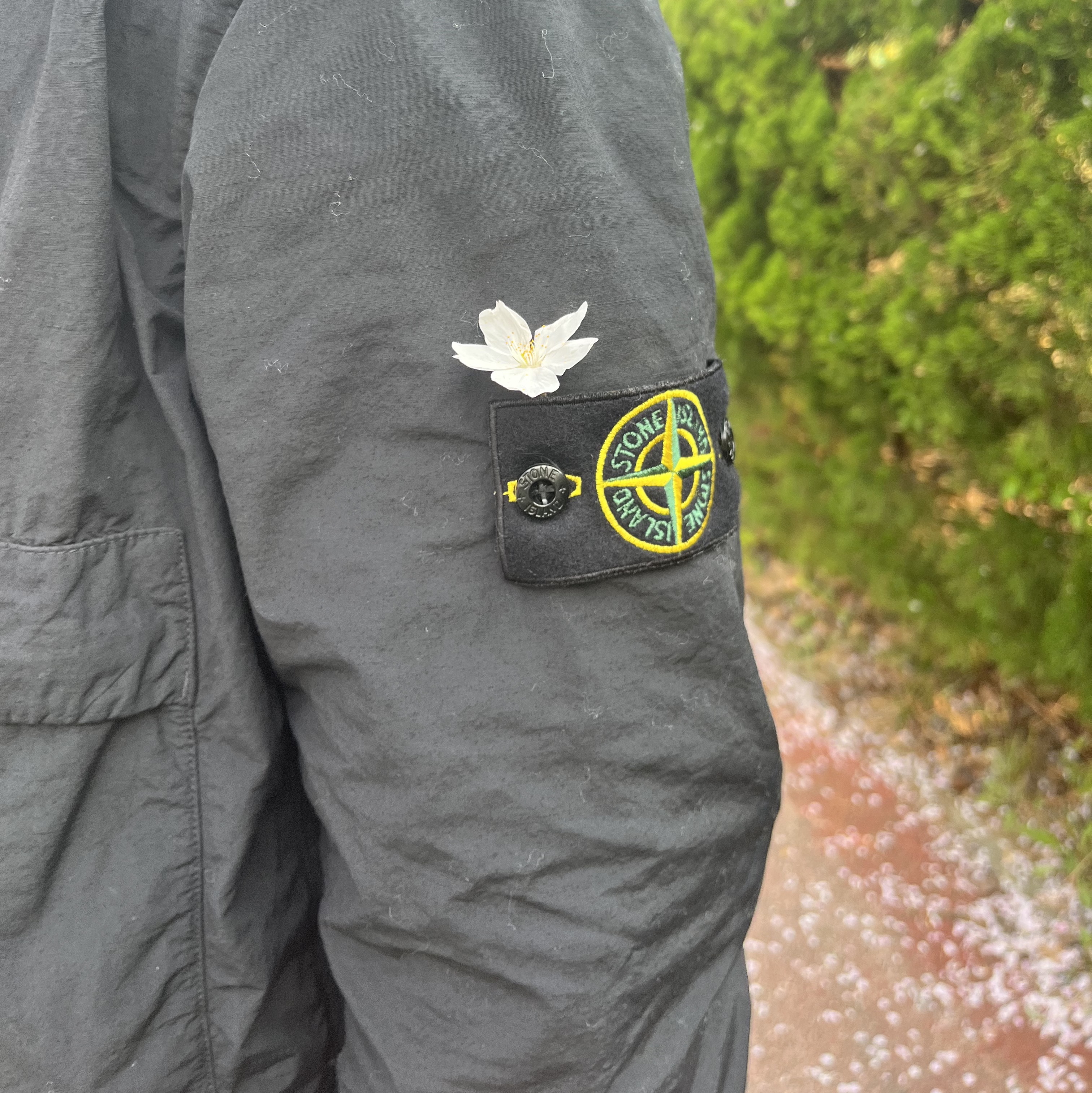 Stone Island 10303 Naslan Light Garment Dyed Overshirt Black - 22FW 착용 스타일 - 2