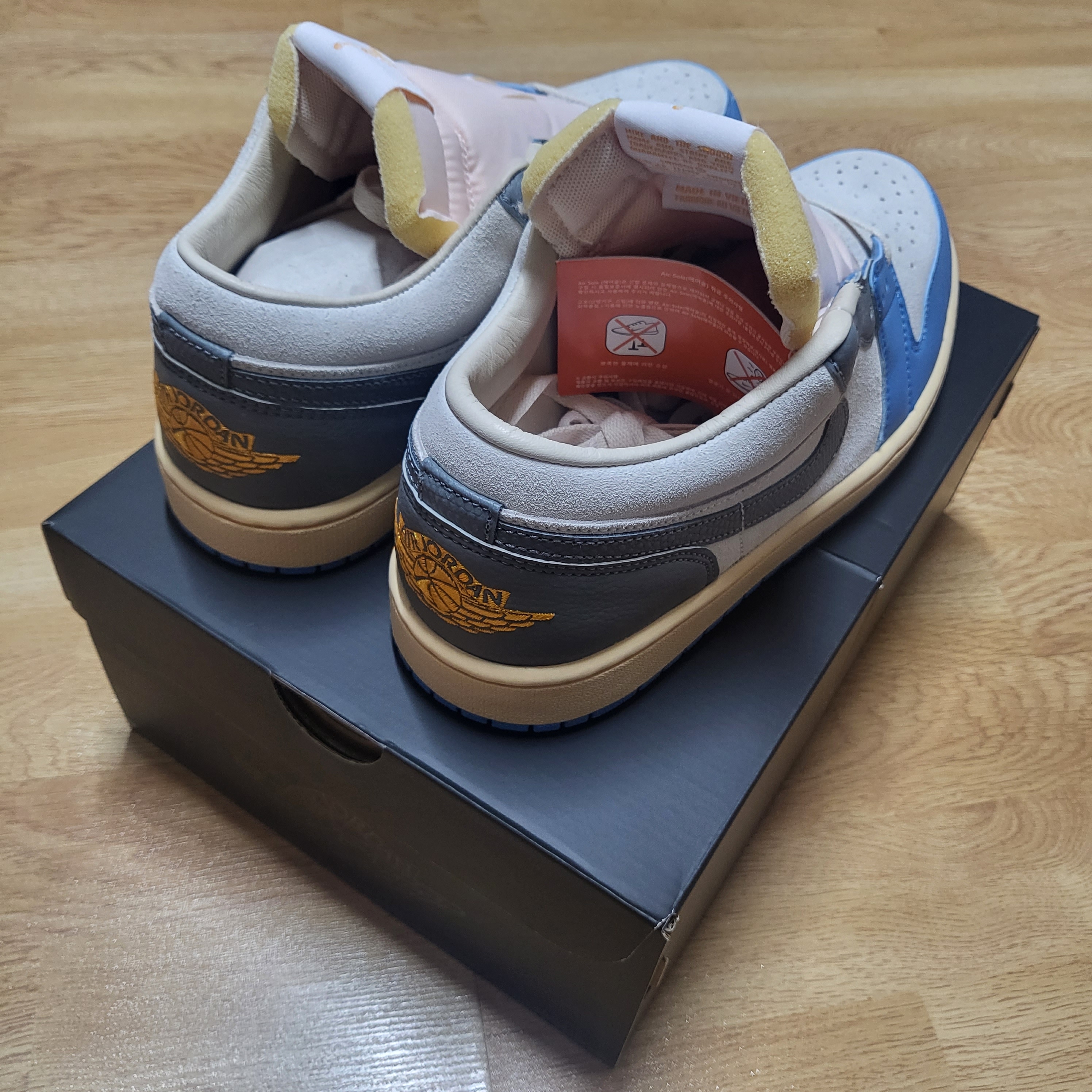 Jordan 1 Low SE Tokyo 96 착용 스타일 - 4