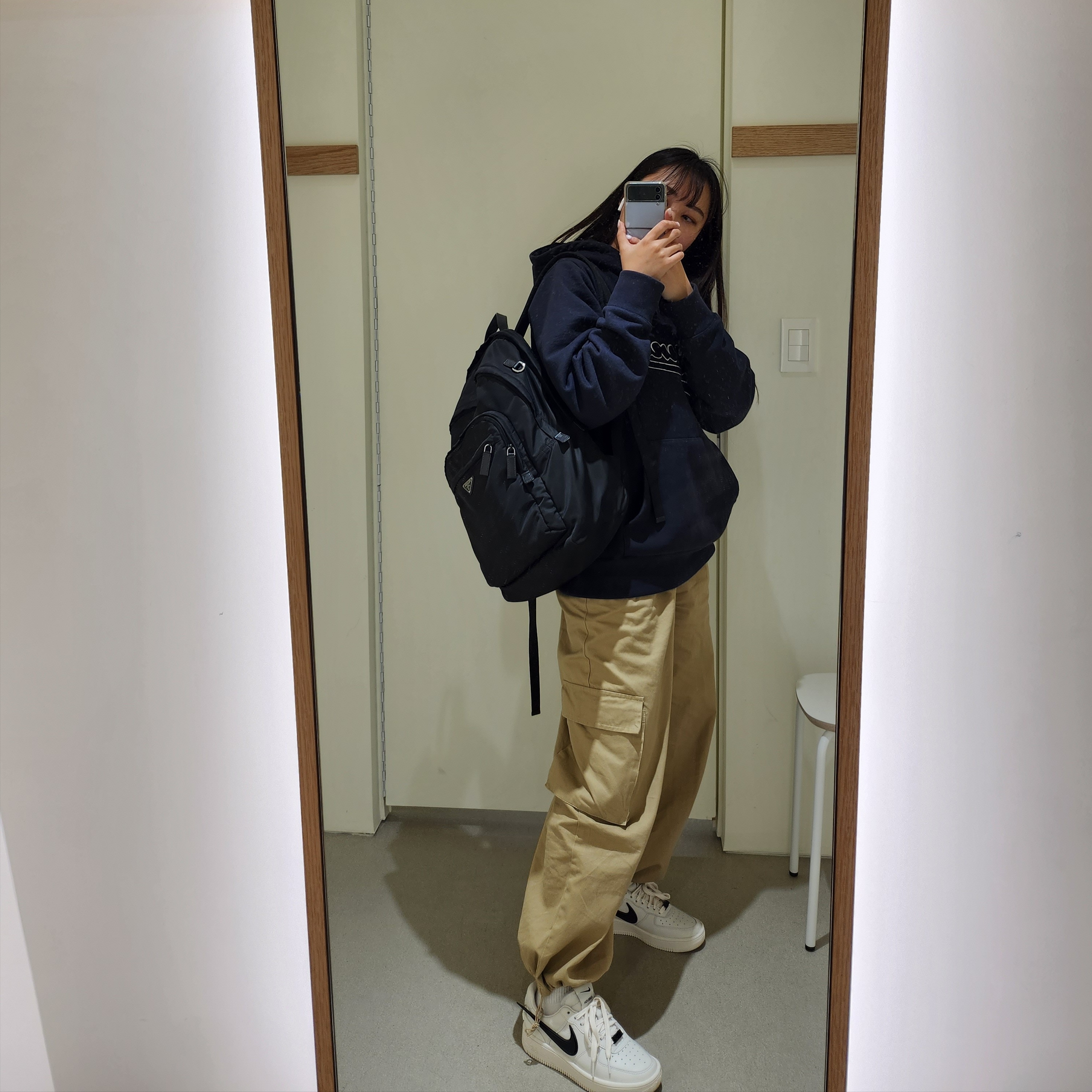 Nike x Ambush Air Force 1 Low SP Phantom, Maison Kitsune Varsity Fox Regular Hoodie Dark Navy 착용 스타일 - 2