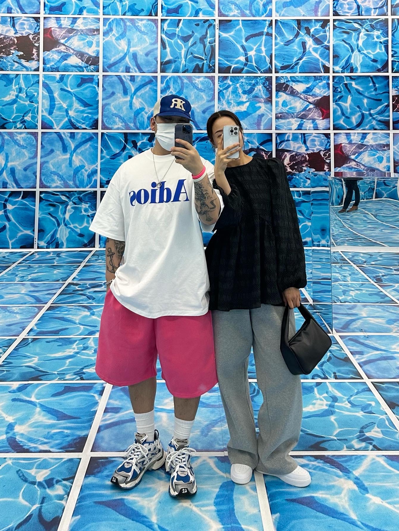 Balenciaga Runner Sneakers Blue White, (W) Nike Air Force 1 '07 Low White 착용 스타일 - 1