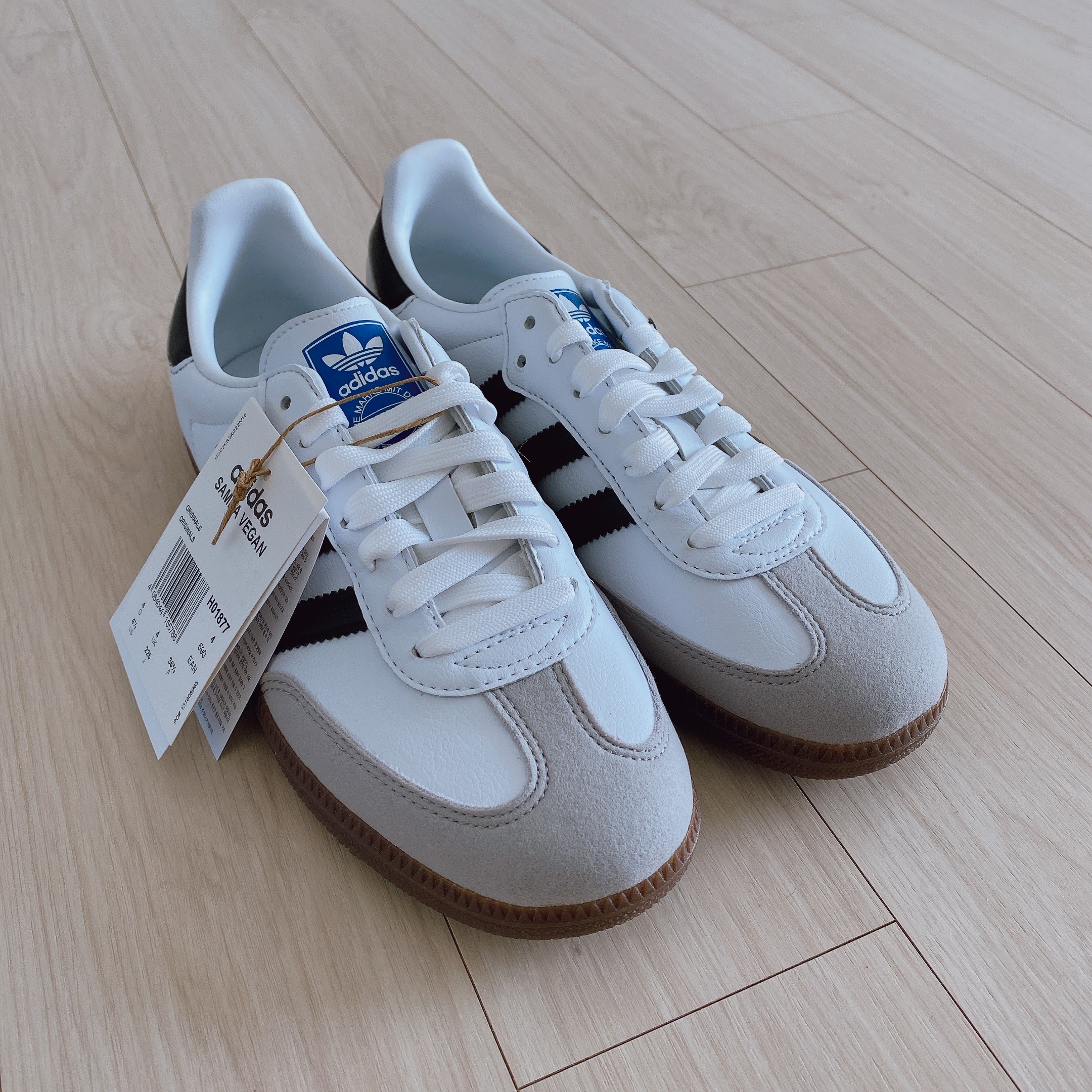 Adidas Samba Vegan White Black 착용 스타일 - 2