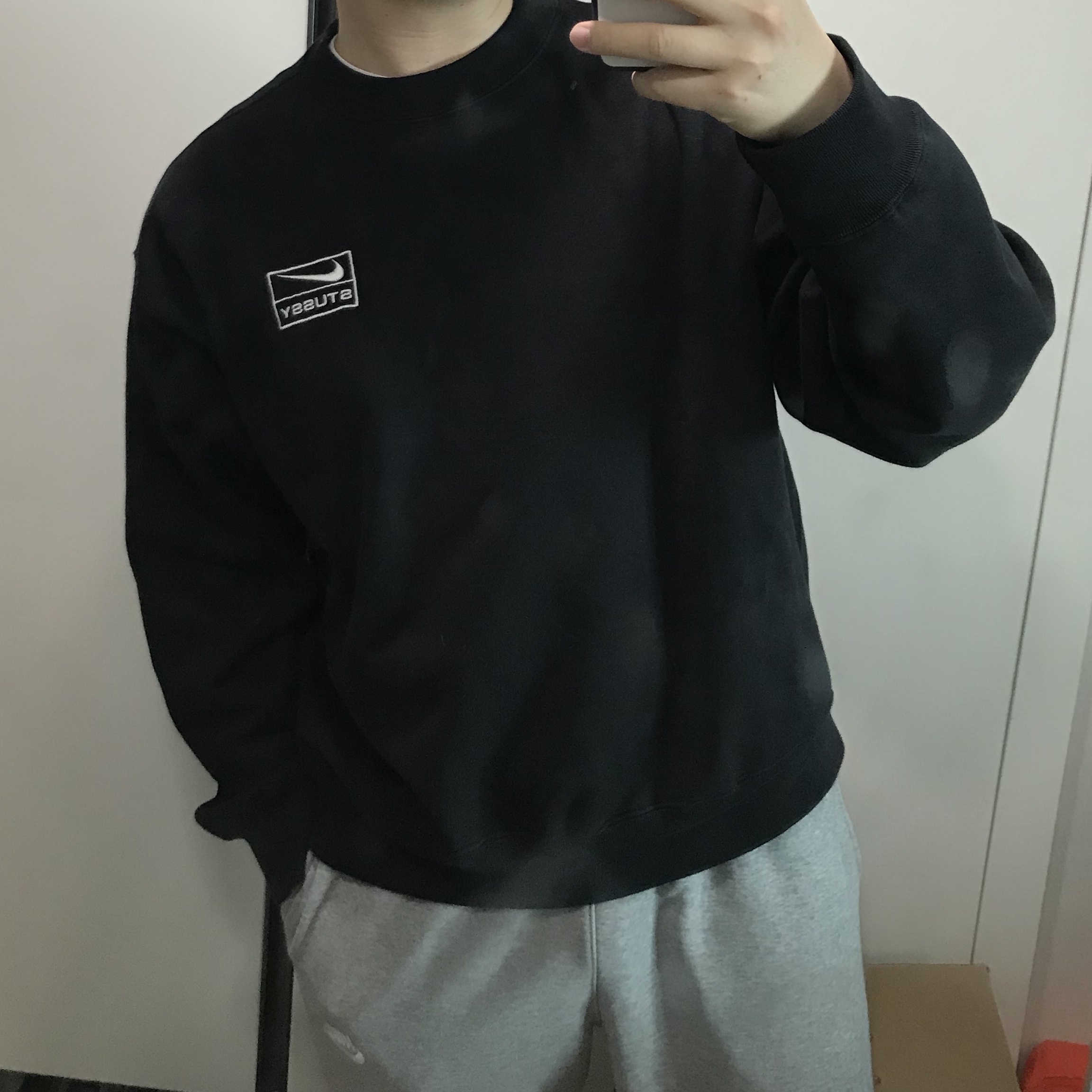 Nike x Stussy NRG Washed Fleece Crewneck Black (DO5310-010) 착용 스타일