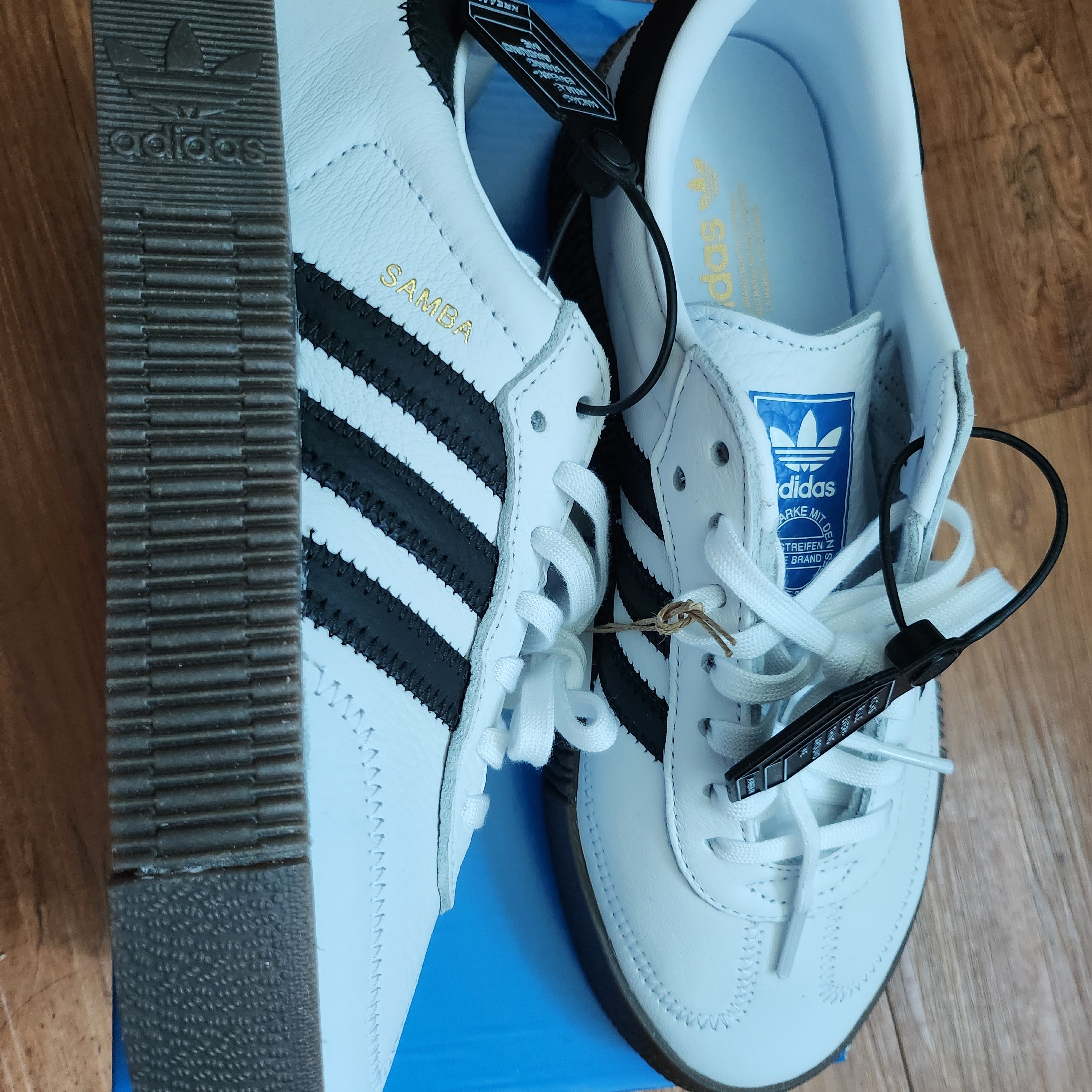 (W) Adidas Sambarose White Black Gum 착용 스타일 - 2