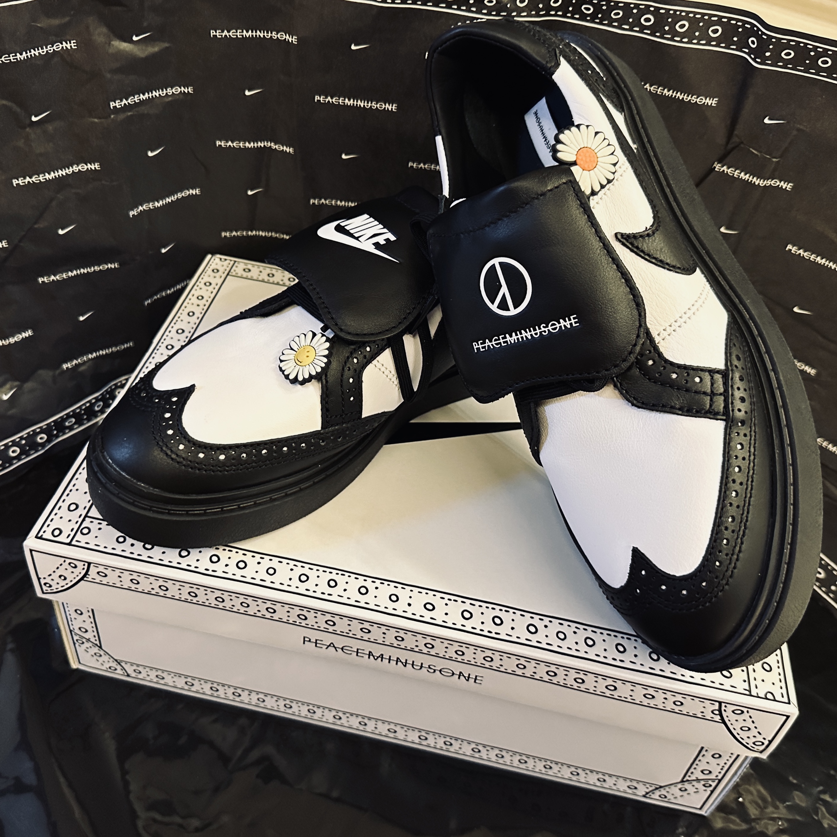 Nike x Peaceminusone Kwondo1 Black and White 착용 스타일 - 3
