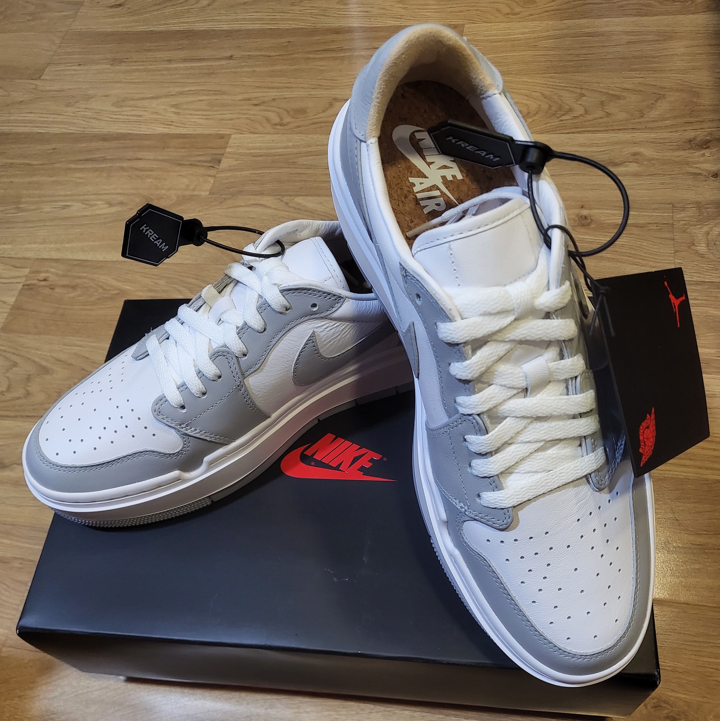 (W) Jordan 1 Elevate Low White and Wolf Grey 착용 스타일 - 2