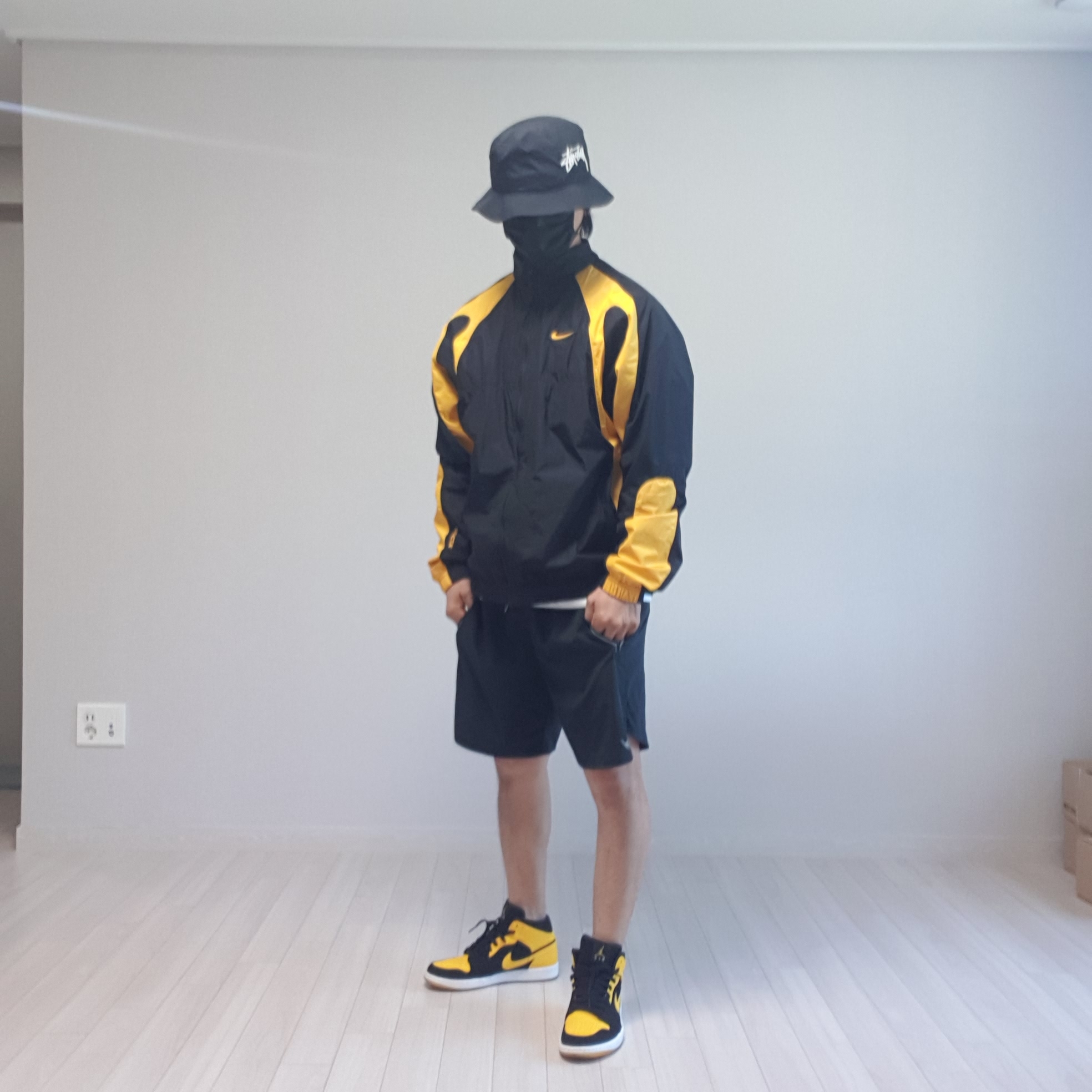 Nike x Drake Nocta Essential Track Jacket - US/EU, Jordan 1 Retro Mid New Love 2017 착용 스타일
