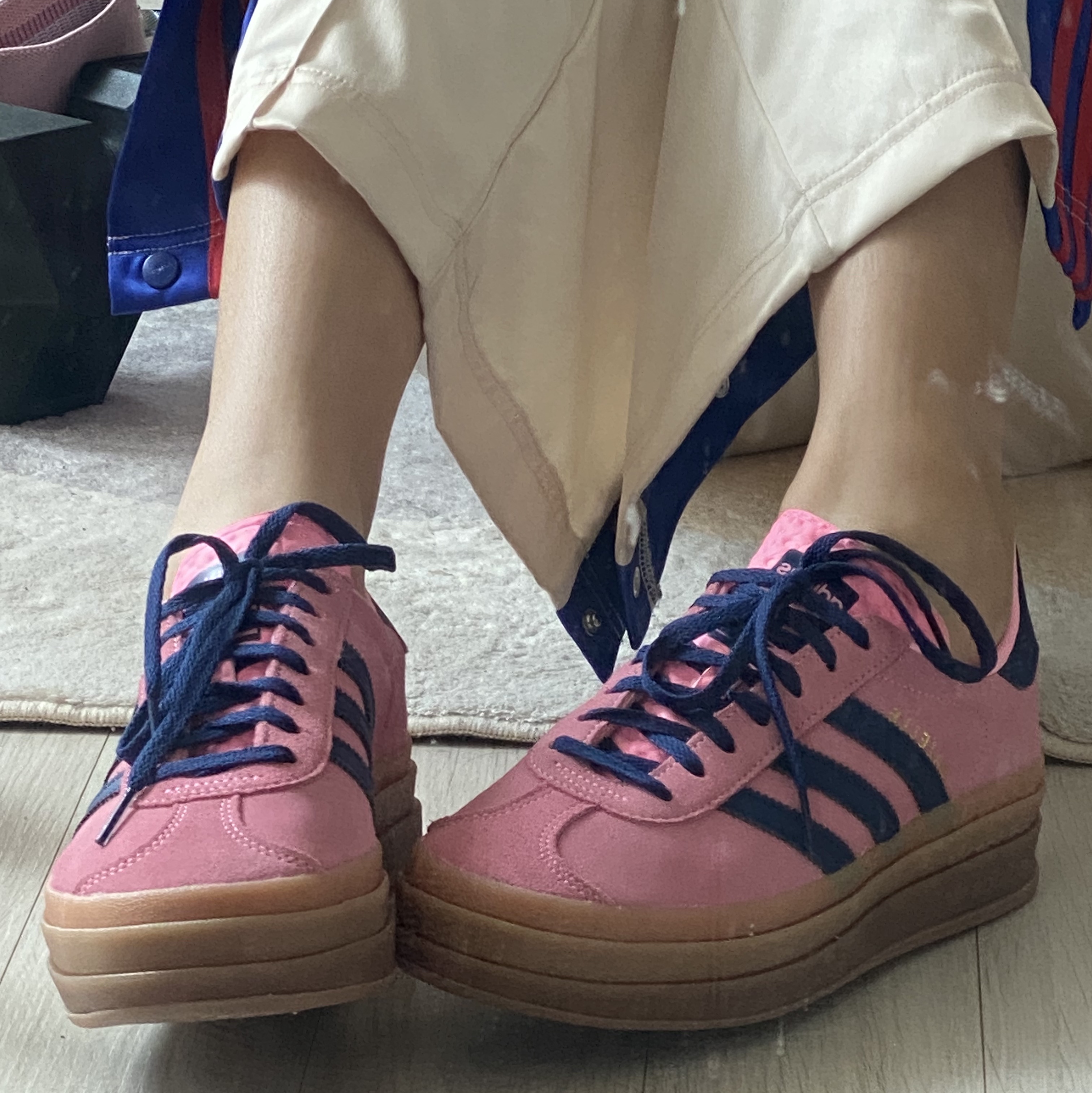 (W) Adidas Gazelle Bold Pink Glow Victory Blue 착용 스타일 - 5