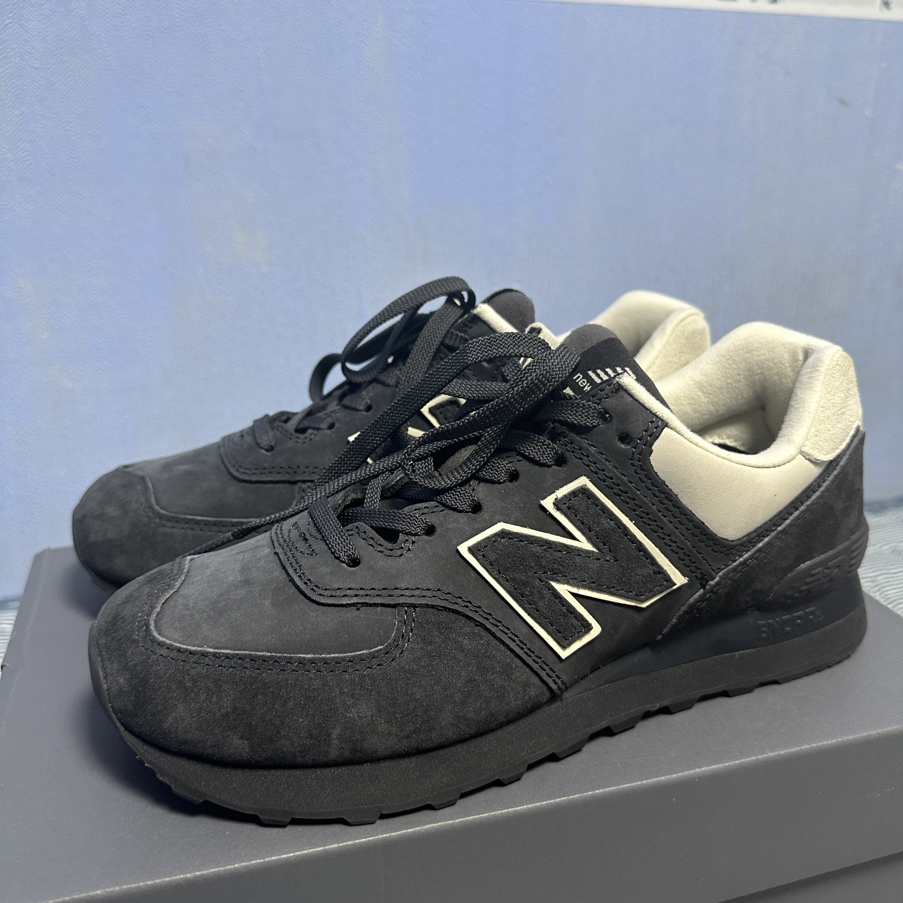 New Balance x Comme des Garcons Junya Watanabe Man 574 Suede Grey Off White 착용 스타일 - 1