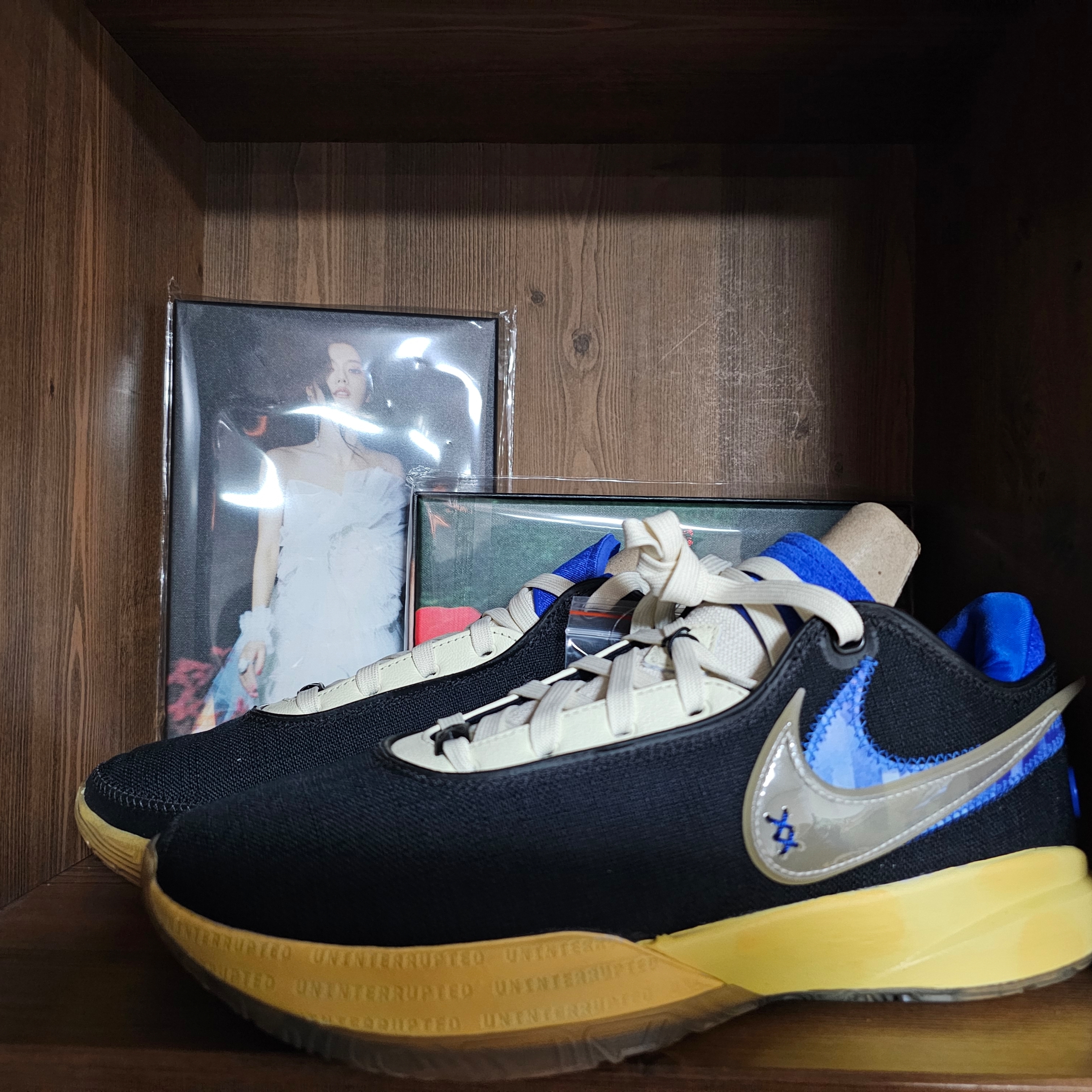 Nike x Uninterrupted LeBron XX EP Black Hyper Royal 착용 스타일 - 1