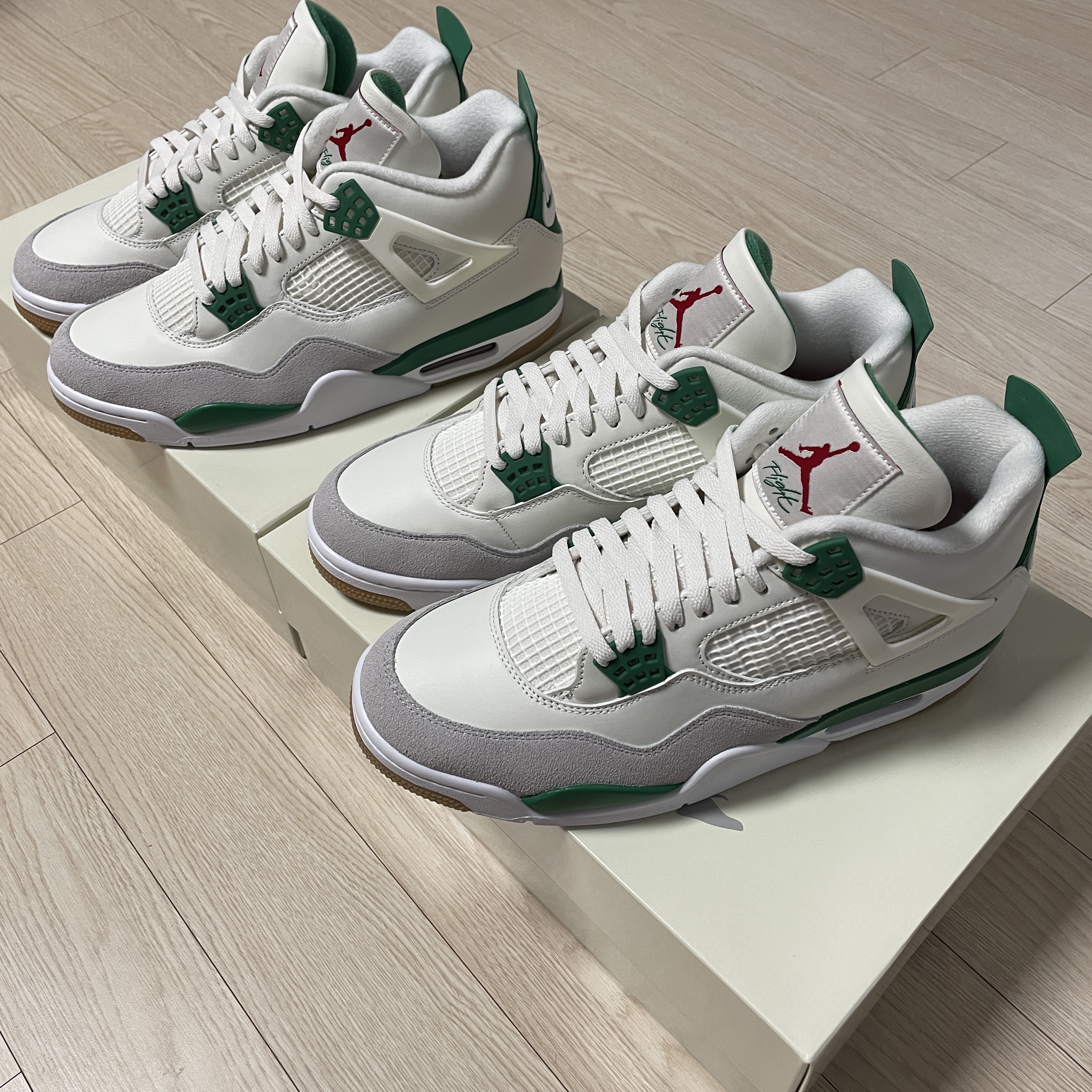 Jordan 4 x Nike SB Retro SP Pine Green 착용 스타일 - 2